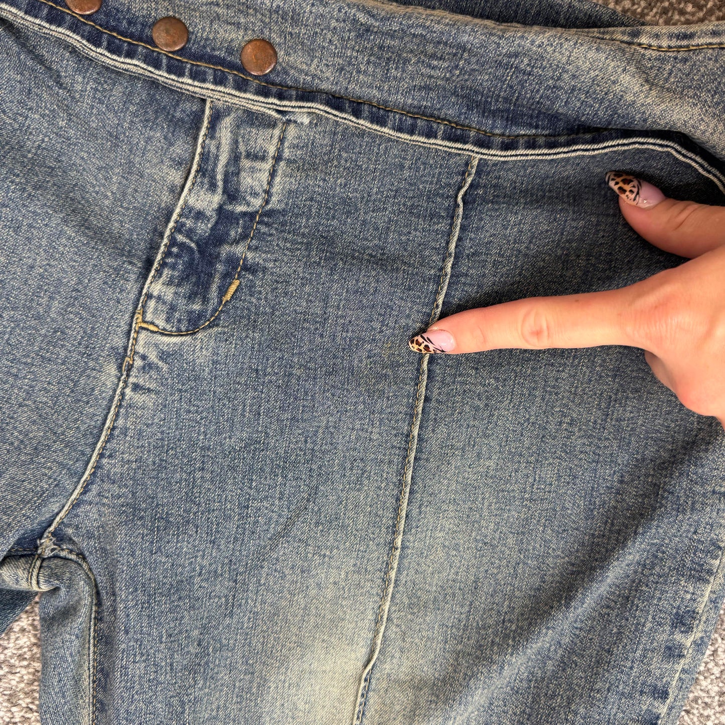 Y2K vintage stretchy low rise bootcut faded denim jeans popper studs belt