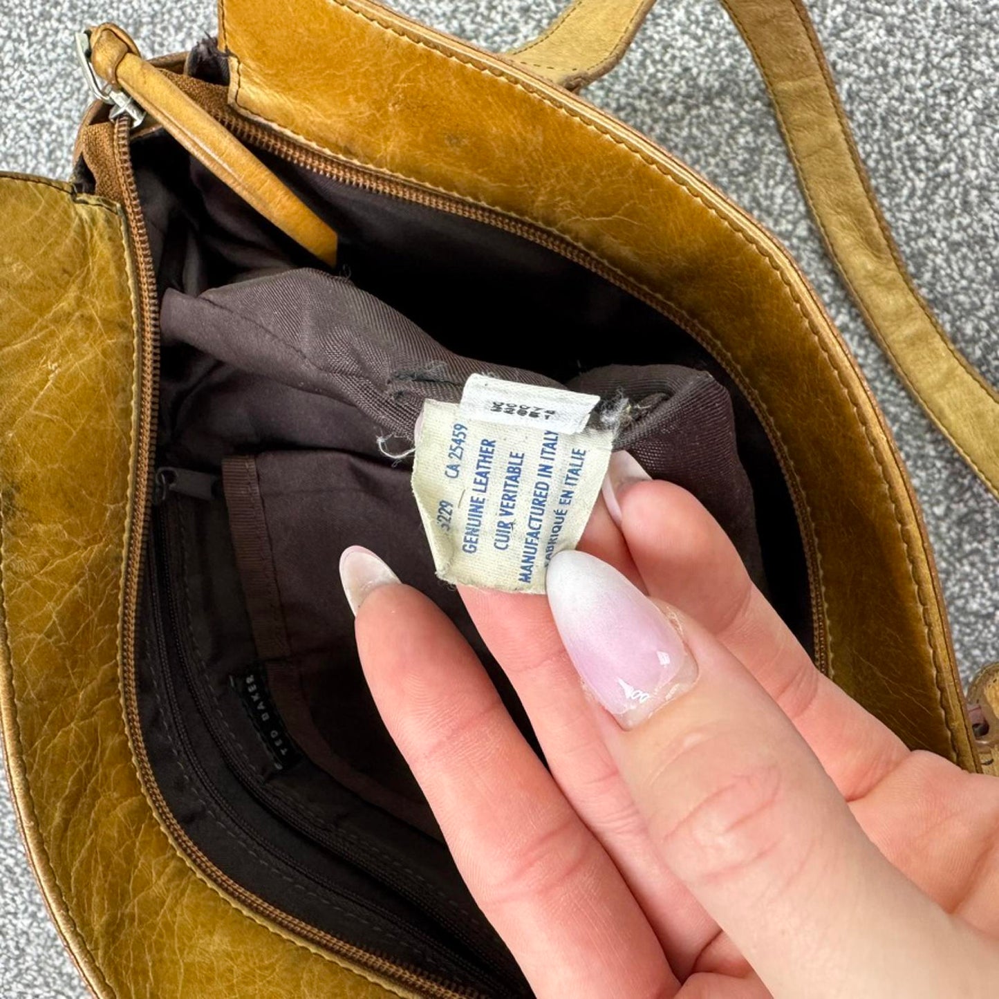 Y2K vintage Ted Baker genuine leather shoulder bag buckles light brown