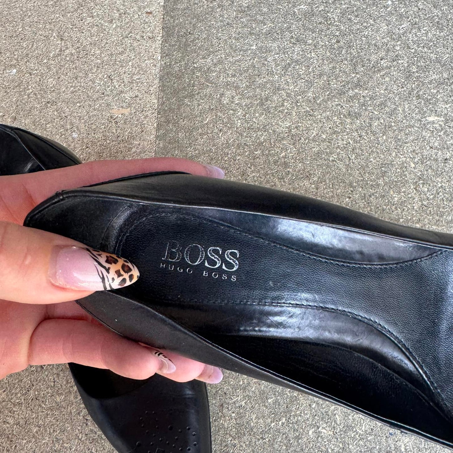 Y2K vintage BOSS Hugo Boss court heel genuine leather perforated pattern pointed