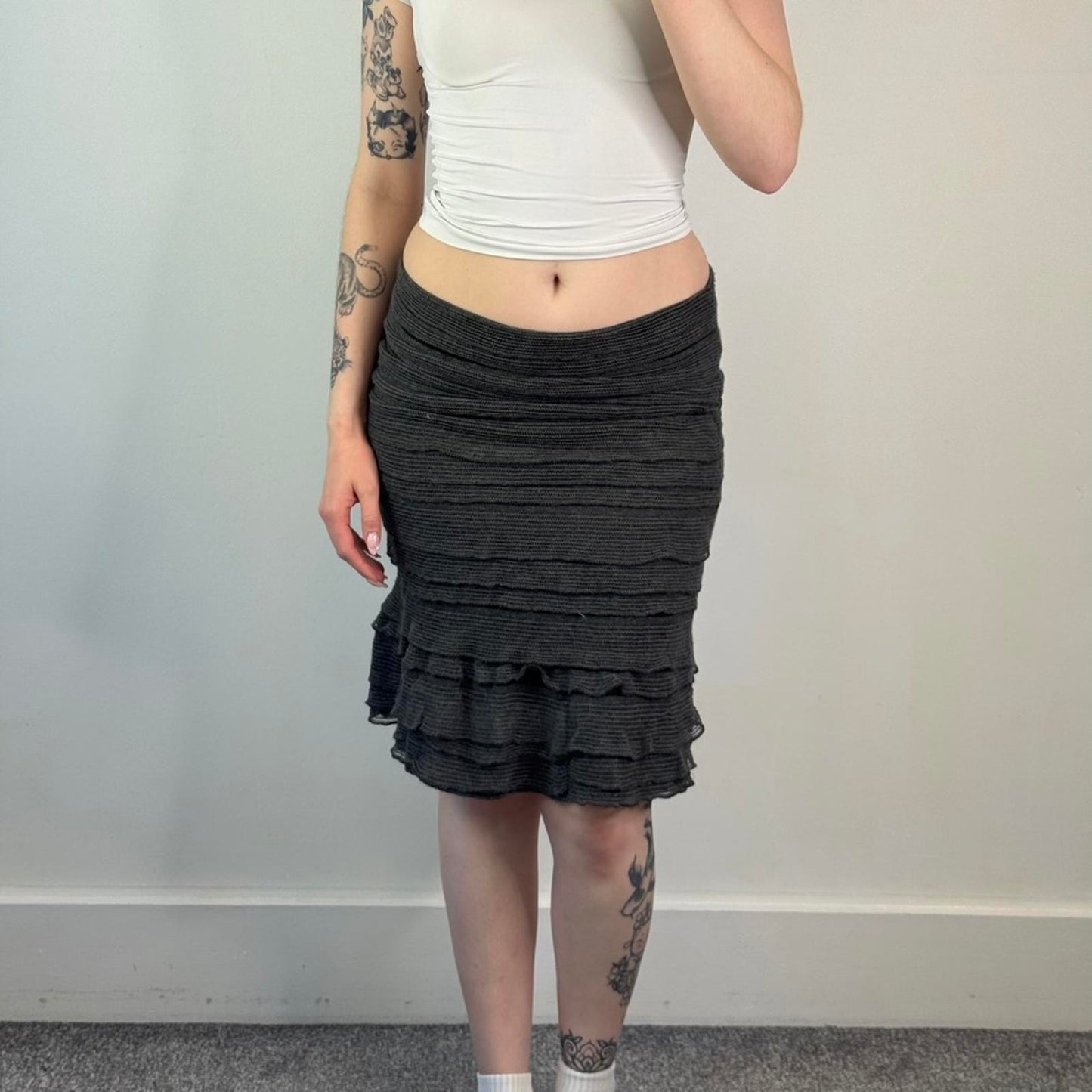 Y2K vintage frill hem layered knit fitted stretchy midi skirt mid rise archive