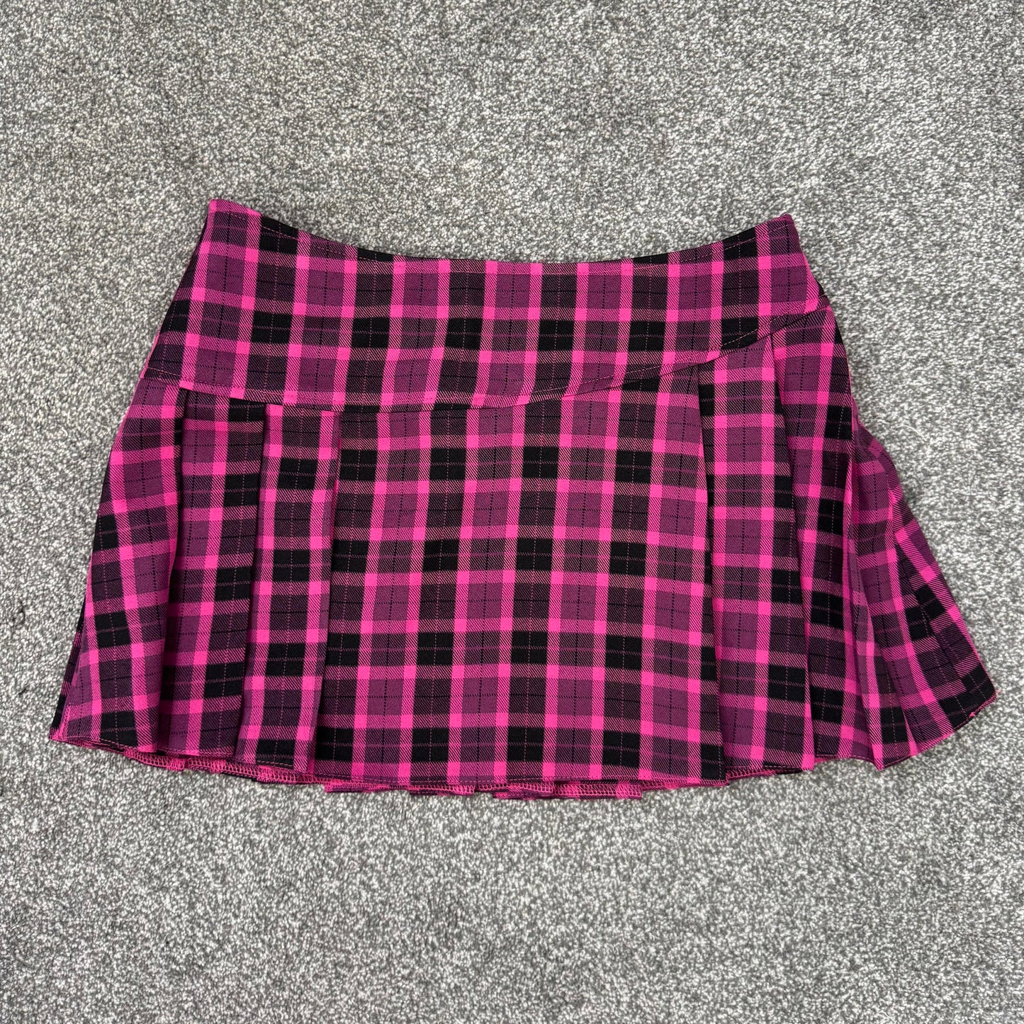 Y2K vintage tartan print mini skirt pleated black pink check pattern mid rise