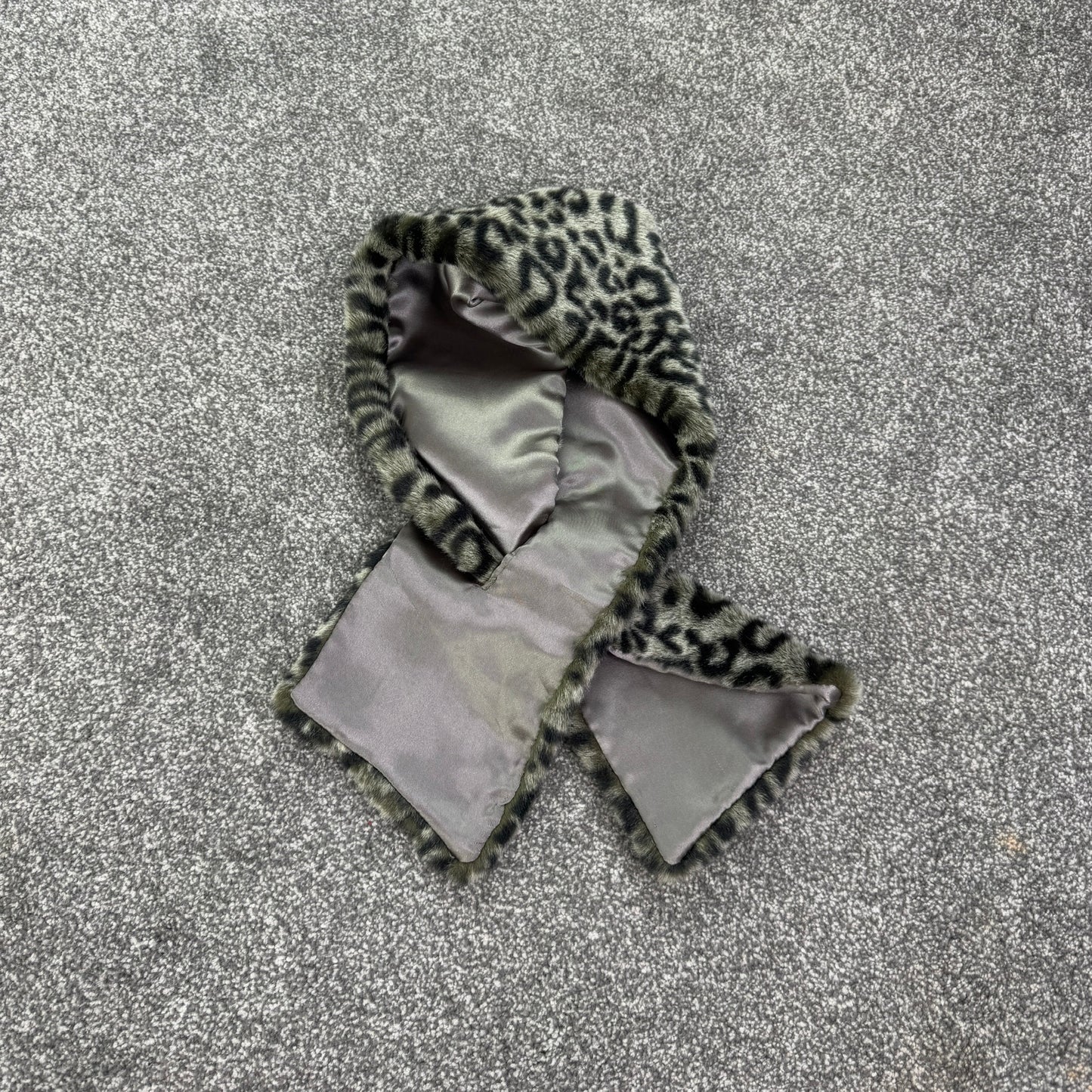 Y2K leopard print faux fur scarf short mini keyhole