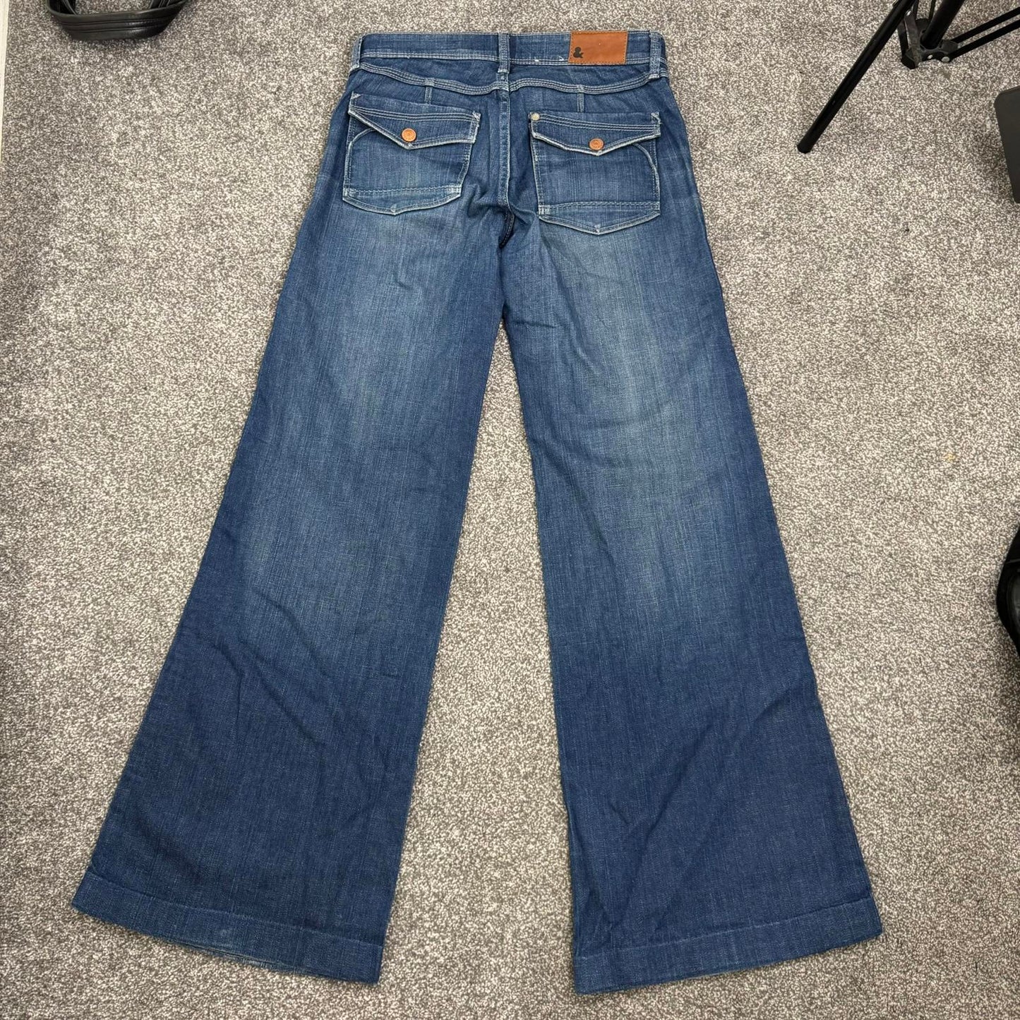 Y2K vintage mid rise wide leg denim jeans stretchy mid blue wash cargo baggy