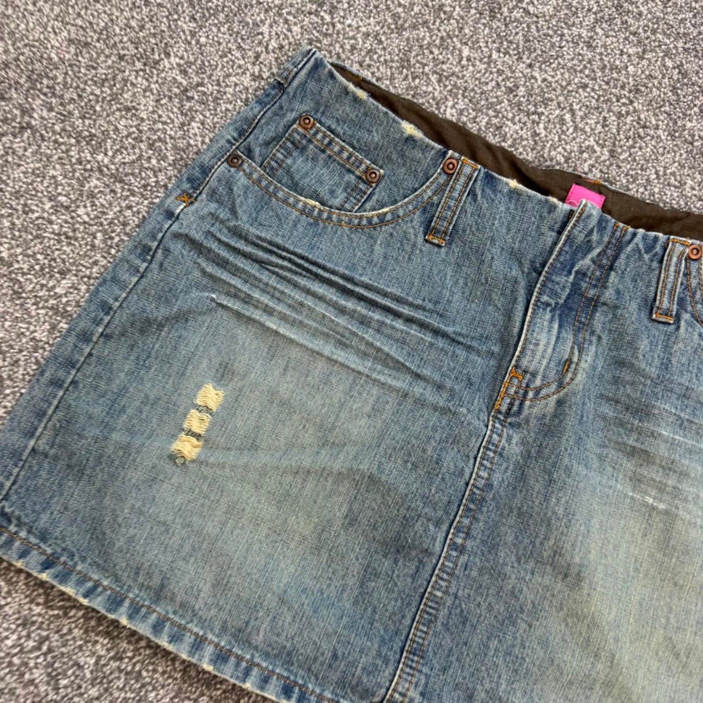 Y2K vintage mid rise distressed denim mini skirt ripped