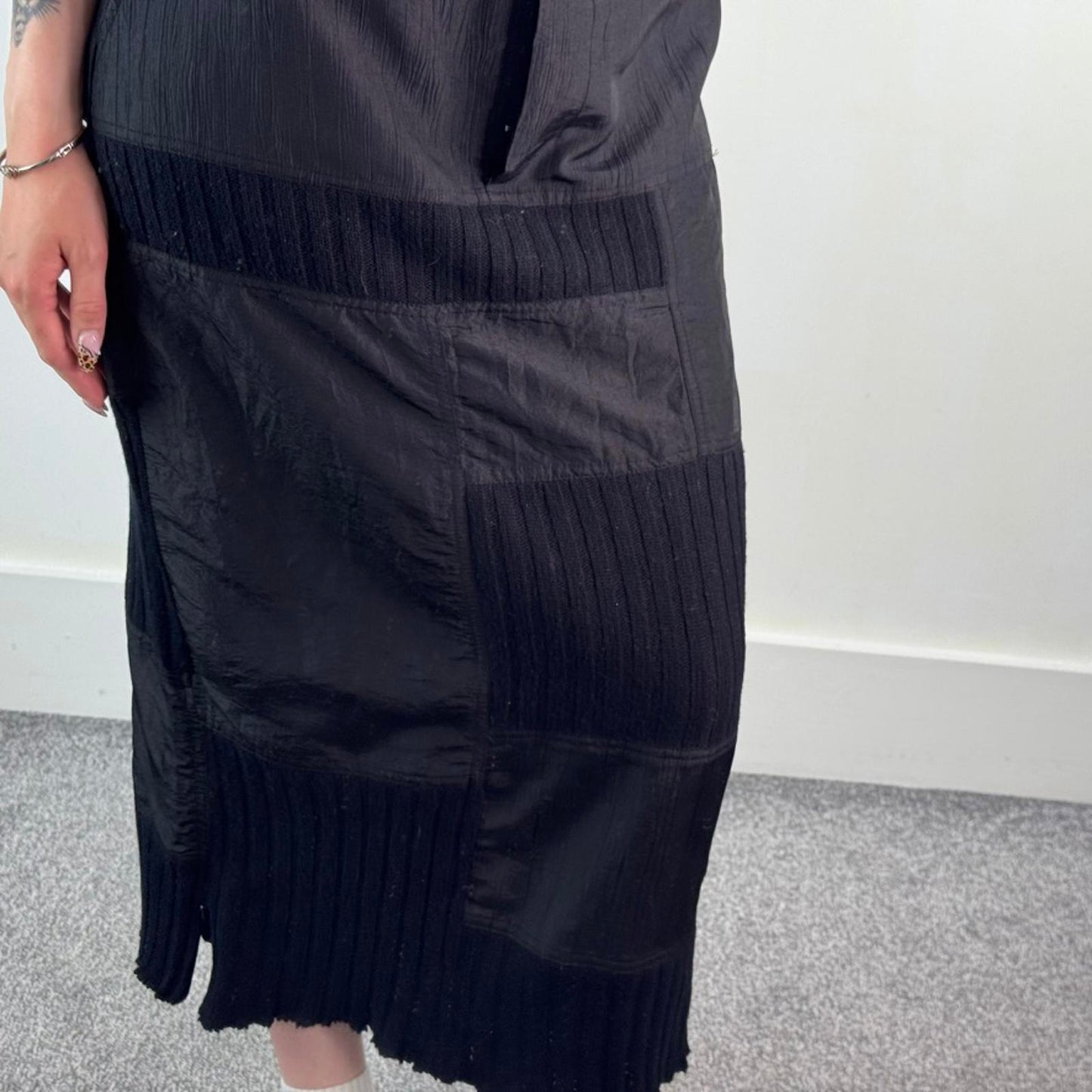 Y2K vintage cargo knit patchwork side pockets black midi skirt