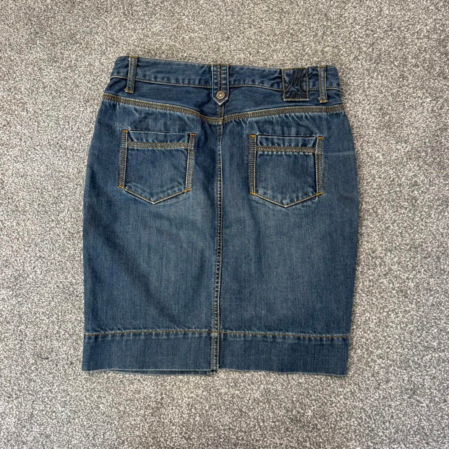 Y2K vintage denim midi skirt buttons fitted contrast stitch dark blue wash