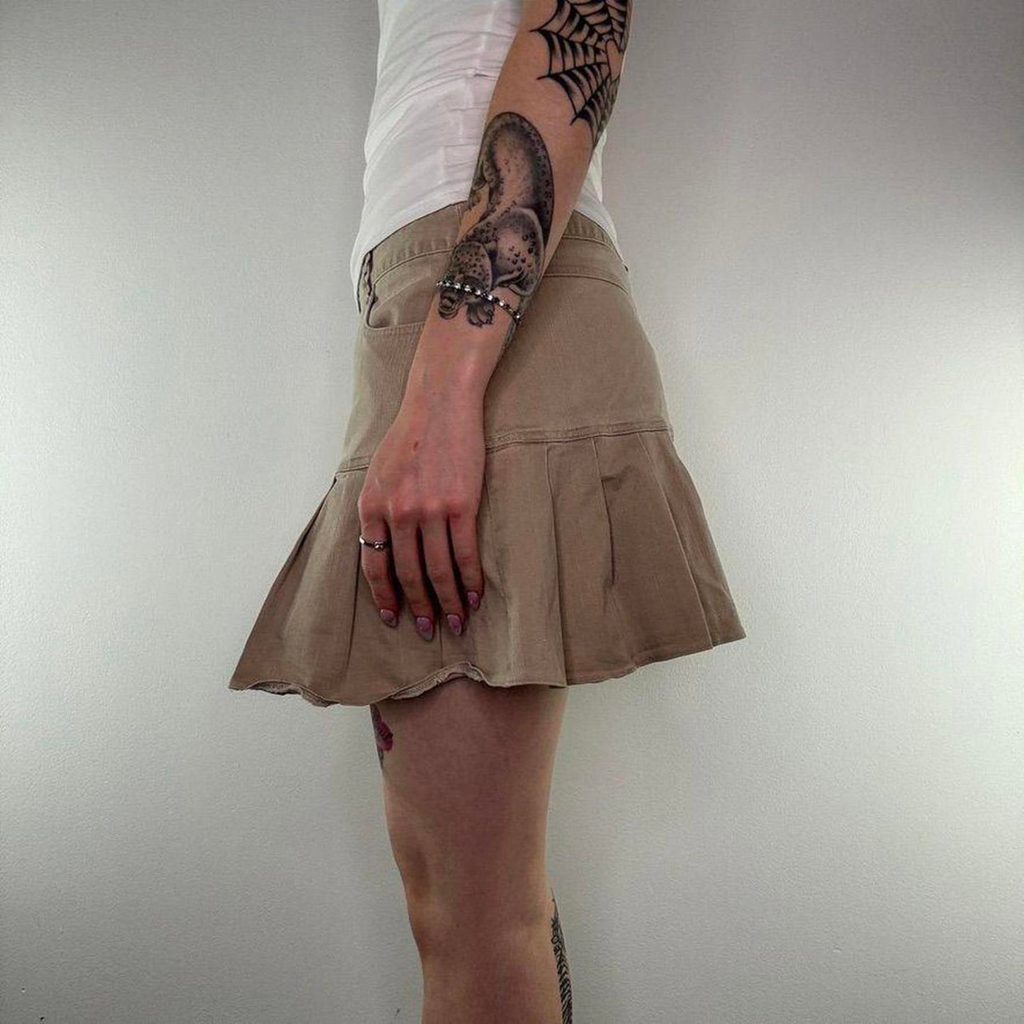 Y2K vintage Bay low rise pleated denim mini skirt beige size 14