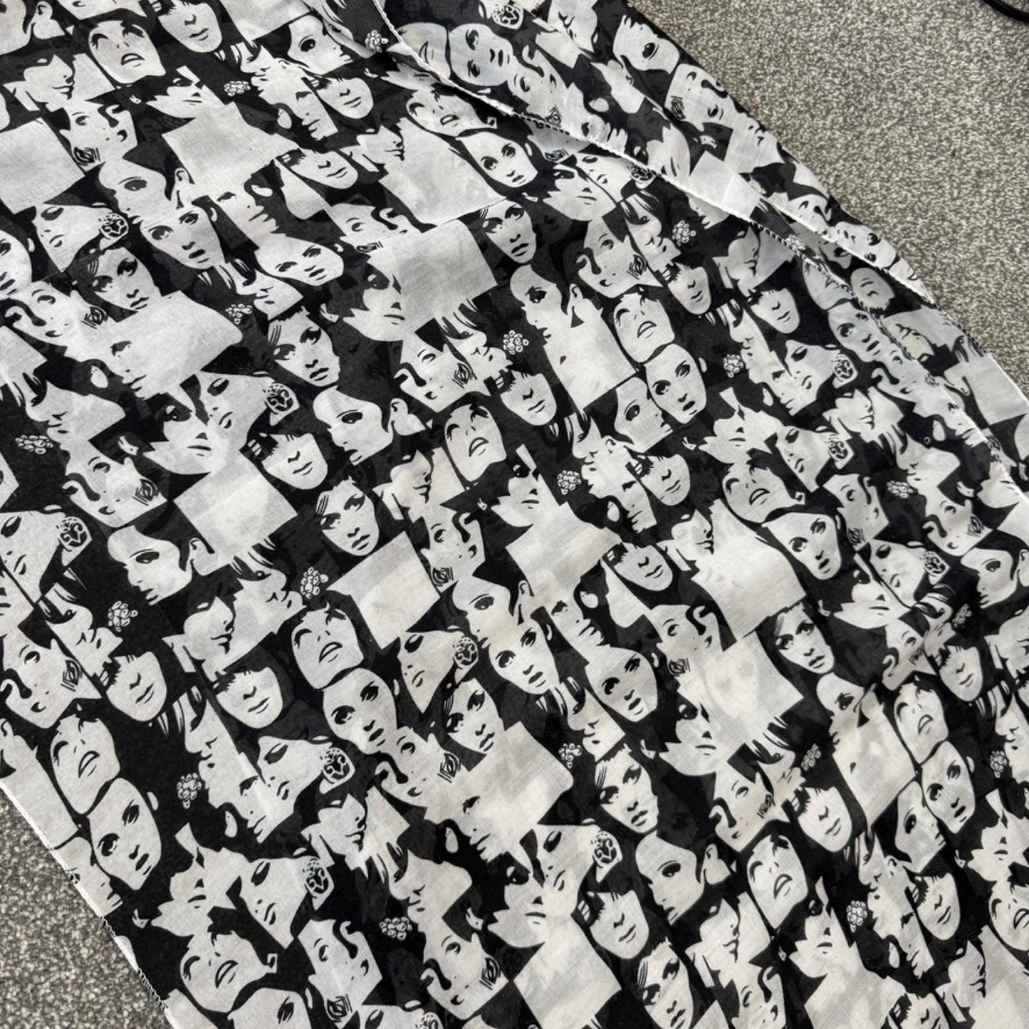 Y2K vintage retro style pop art women's faces monochrome lightweight scarf