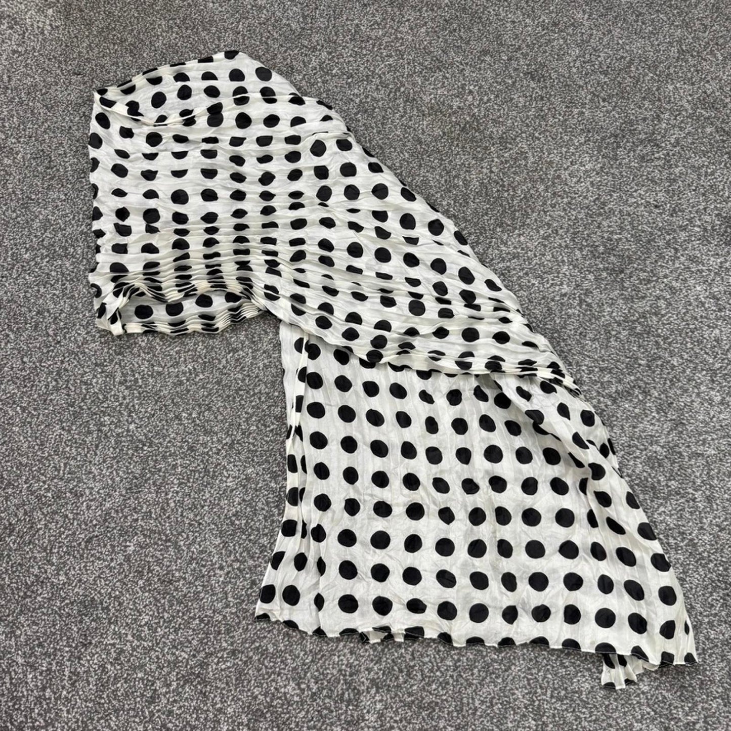 Y2K vintage polka dot lightweight scarf crinkle spotty black white monochrome