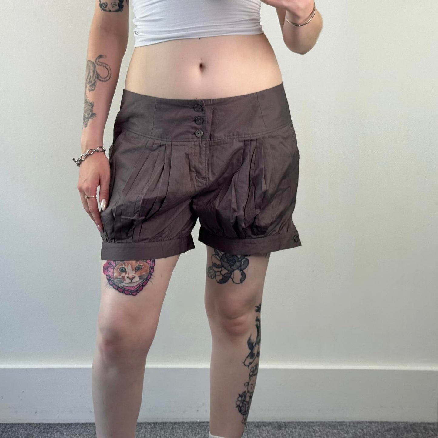 Y2K vintage mid rise pleated mini shorts buttons bubble hem puffy archive
