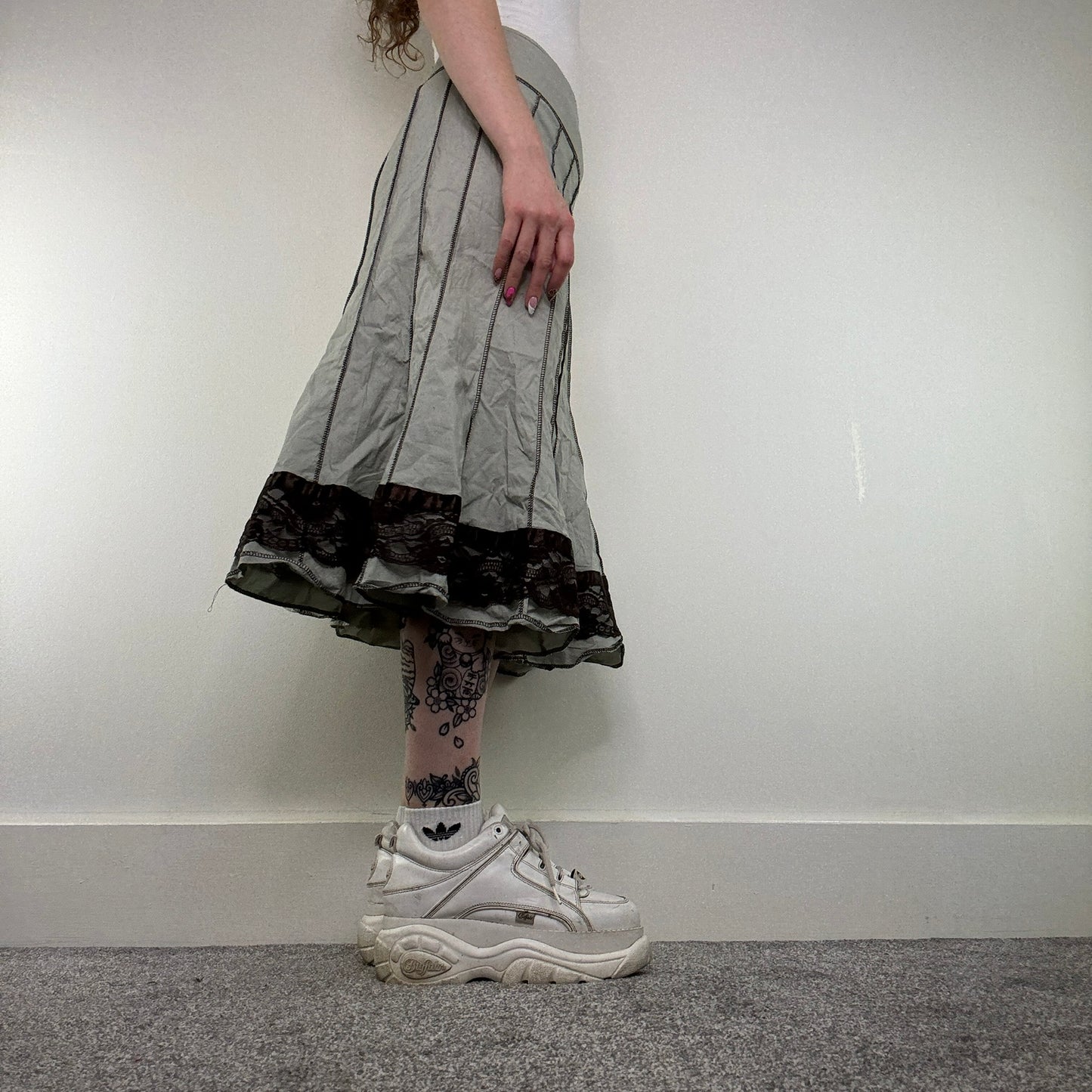Y2K vintage midi skirt lace trim archive contrast stitch brown grey