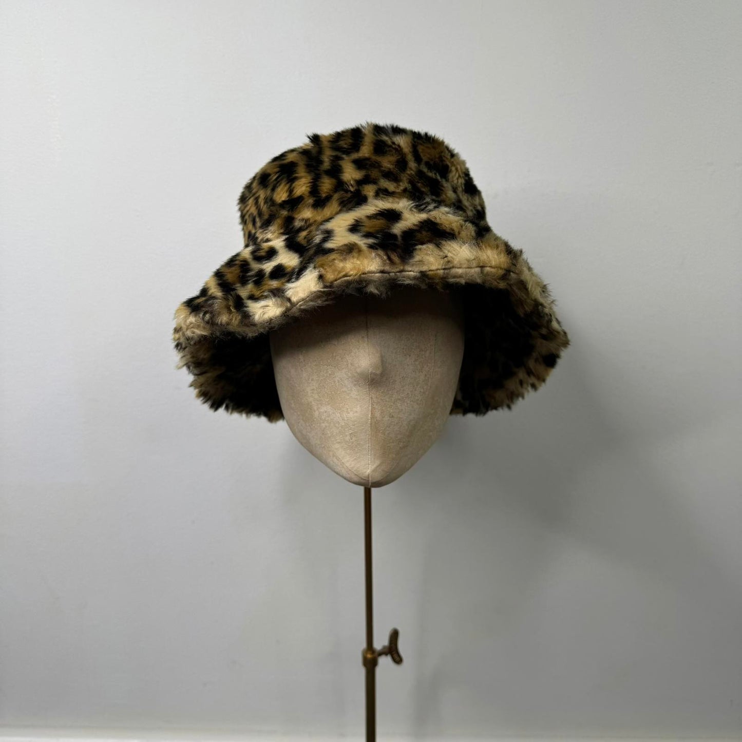 Y2K vintage faux fur leopard print bucket hat fluffy