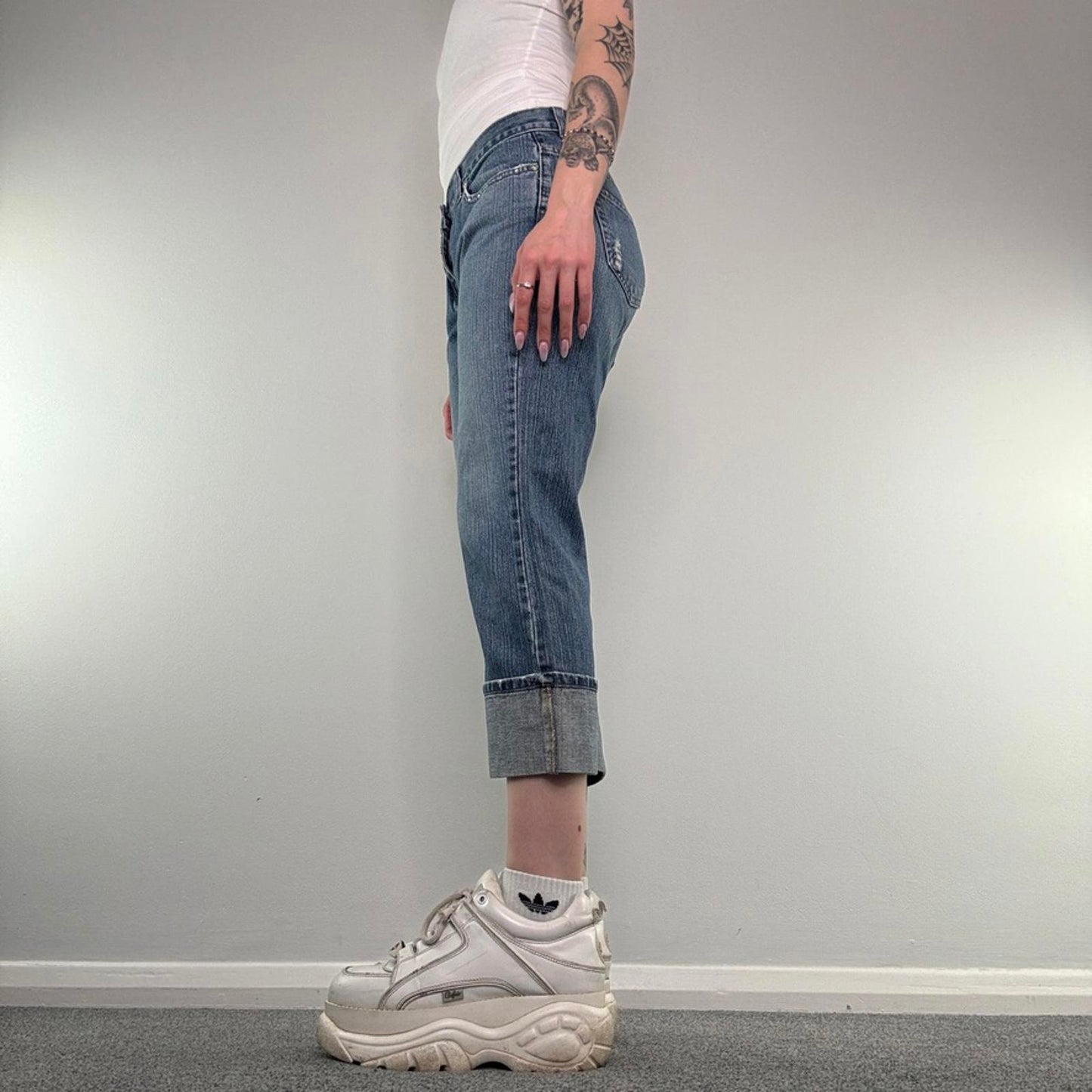 Y2K vintage rhinestone capri cropped jeans turned up hem light wash distressed