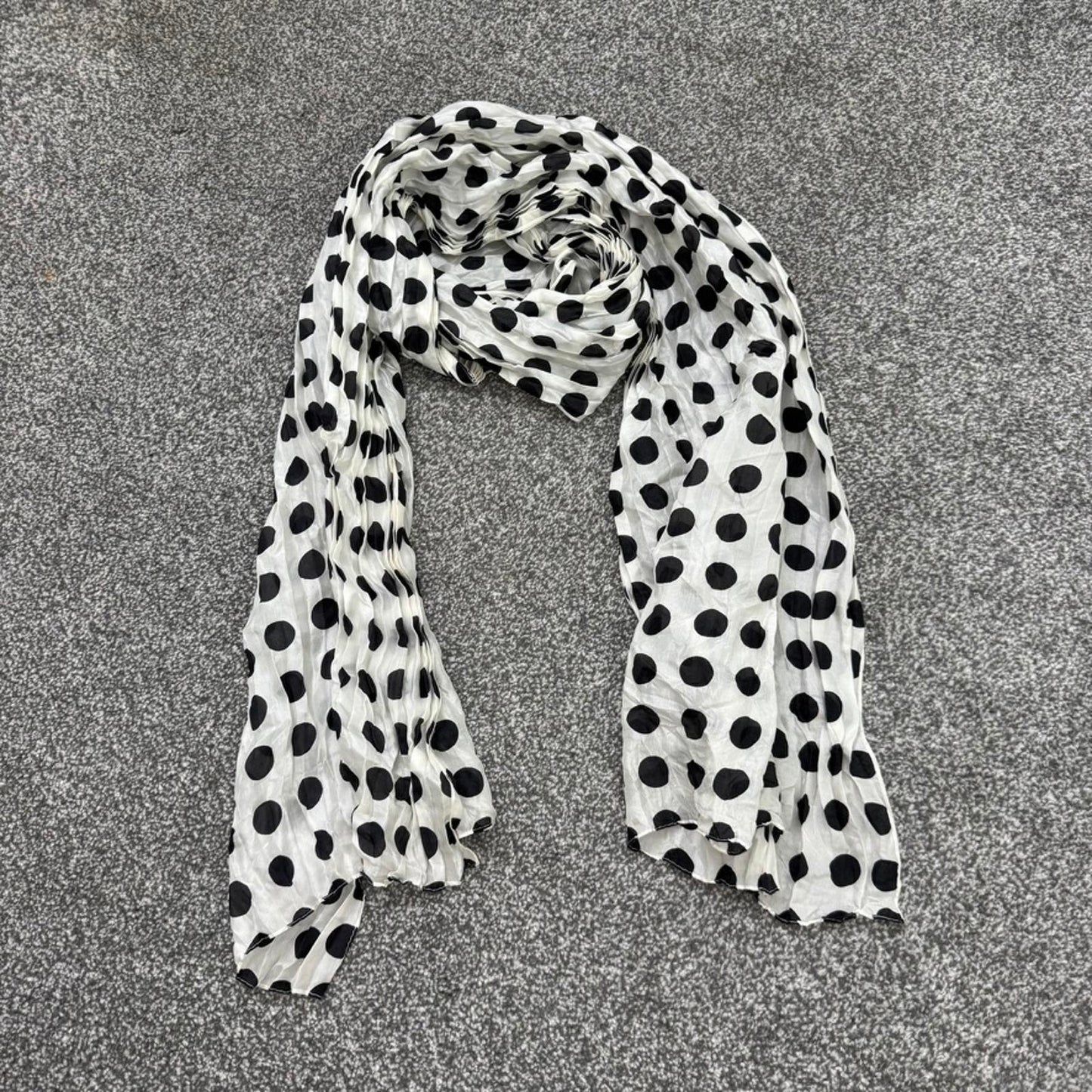 Y2K vintage polka dot lightweight scarf crinkle spotty black white monochrome