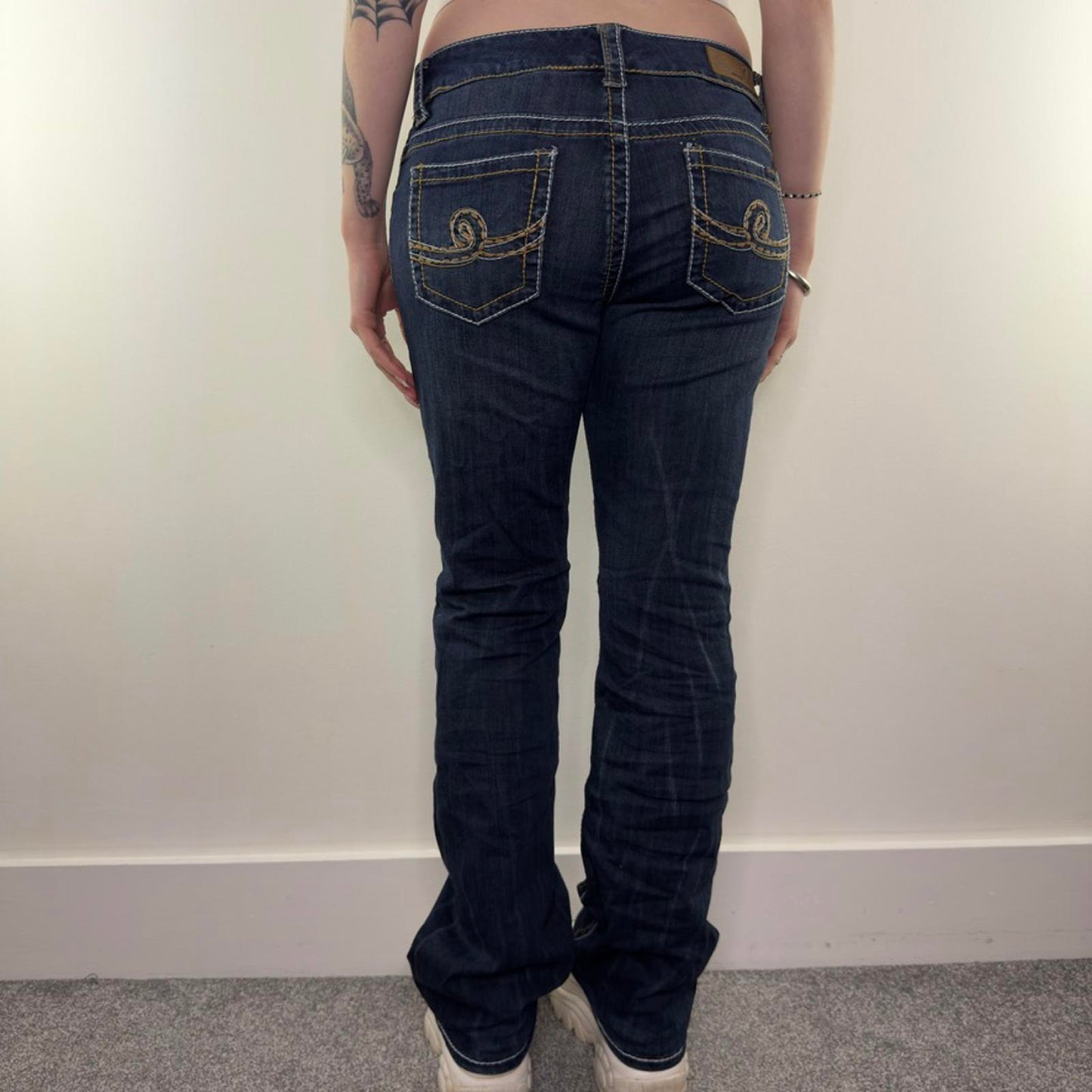Y2K vintage low rise bootcut denim jeans contrast stitch embroidery dark denim