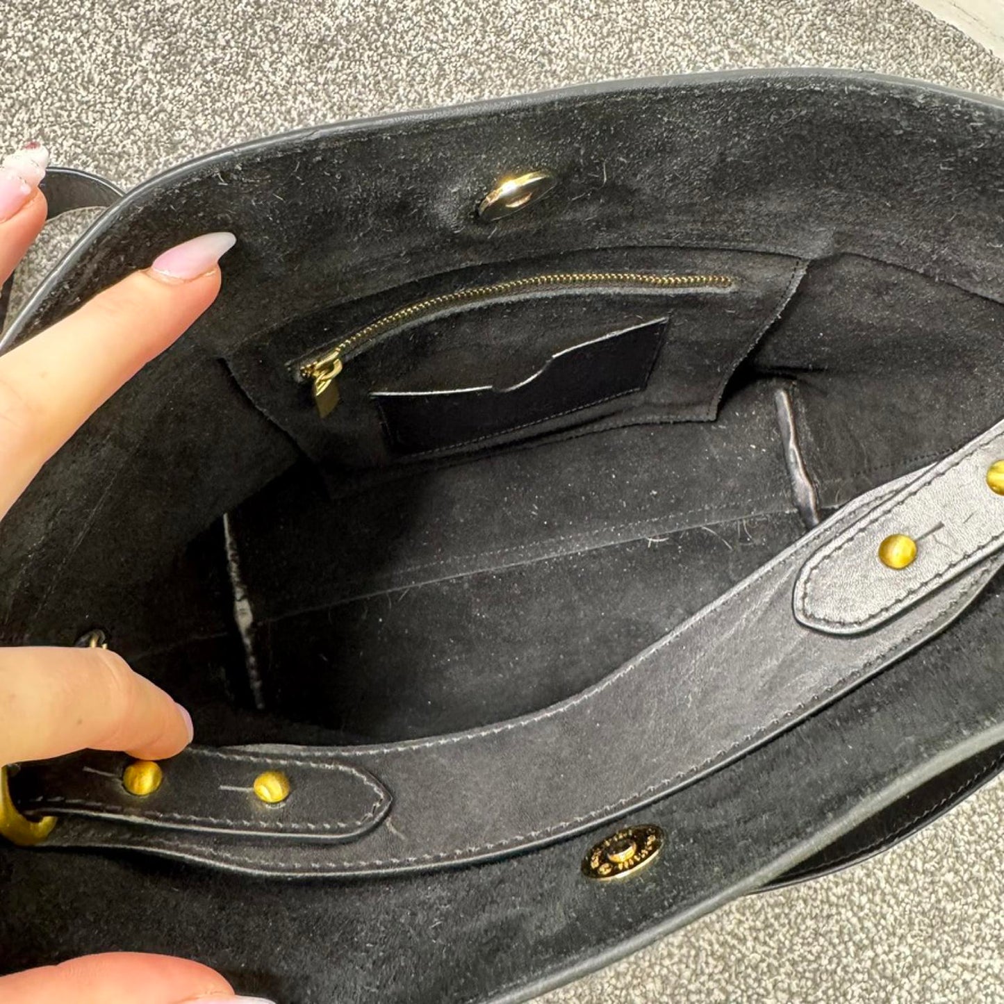 Y2K vintage genuine leather bucket handbag with crossbody strap black gold
