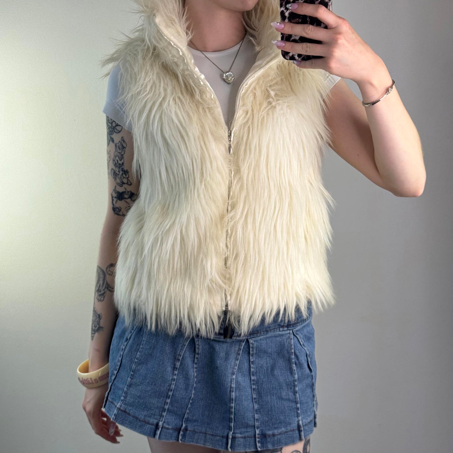 Y2K vintage Chilli Pepper zip up faux fur jacket sleeveless gilet cream shaggy