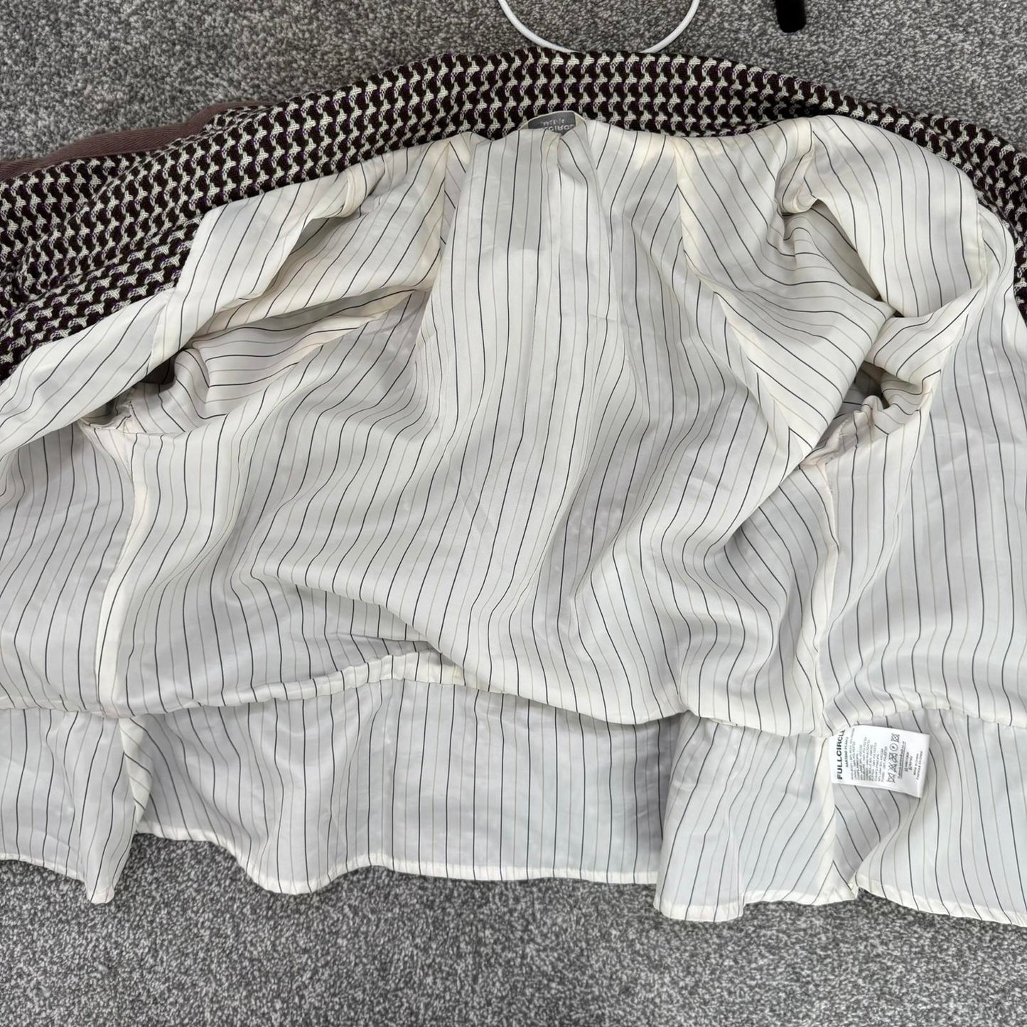 Y2K vintage wool blend cropped jacket frill flare hem v neck tailored pea