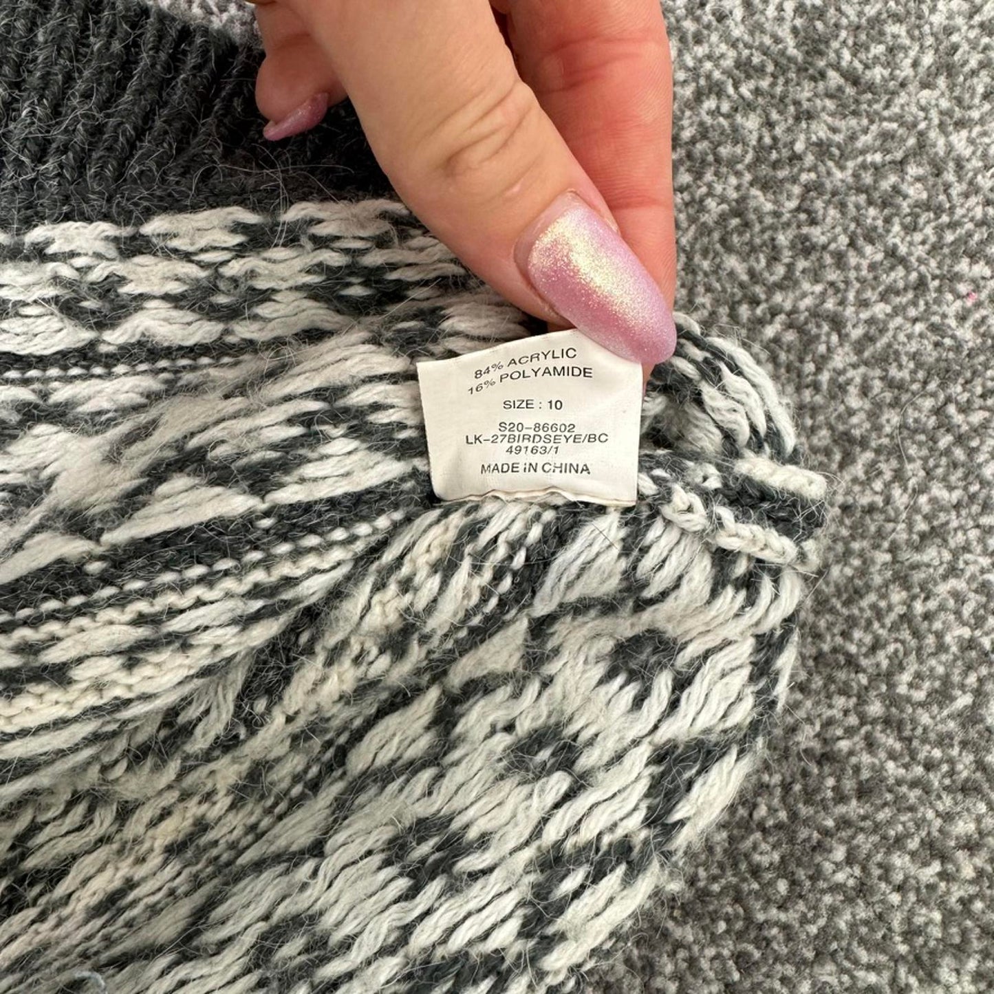 Y2K vintage knitted hoodie short sleeve aztec pattern v neck grey white