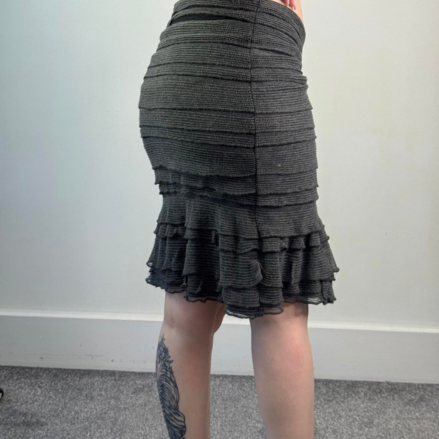 Y2K vintage frill hem layered knit fitted stretchy midi skirt mid rise archive