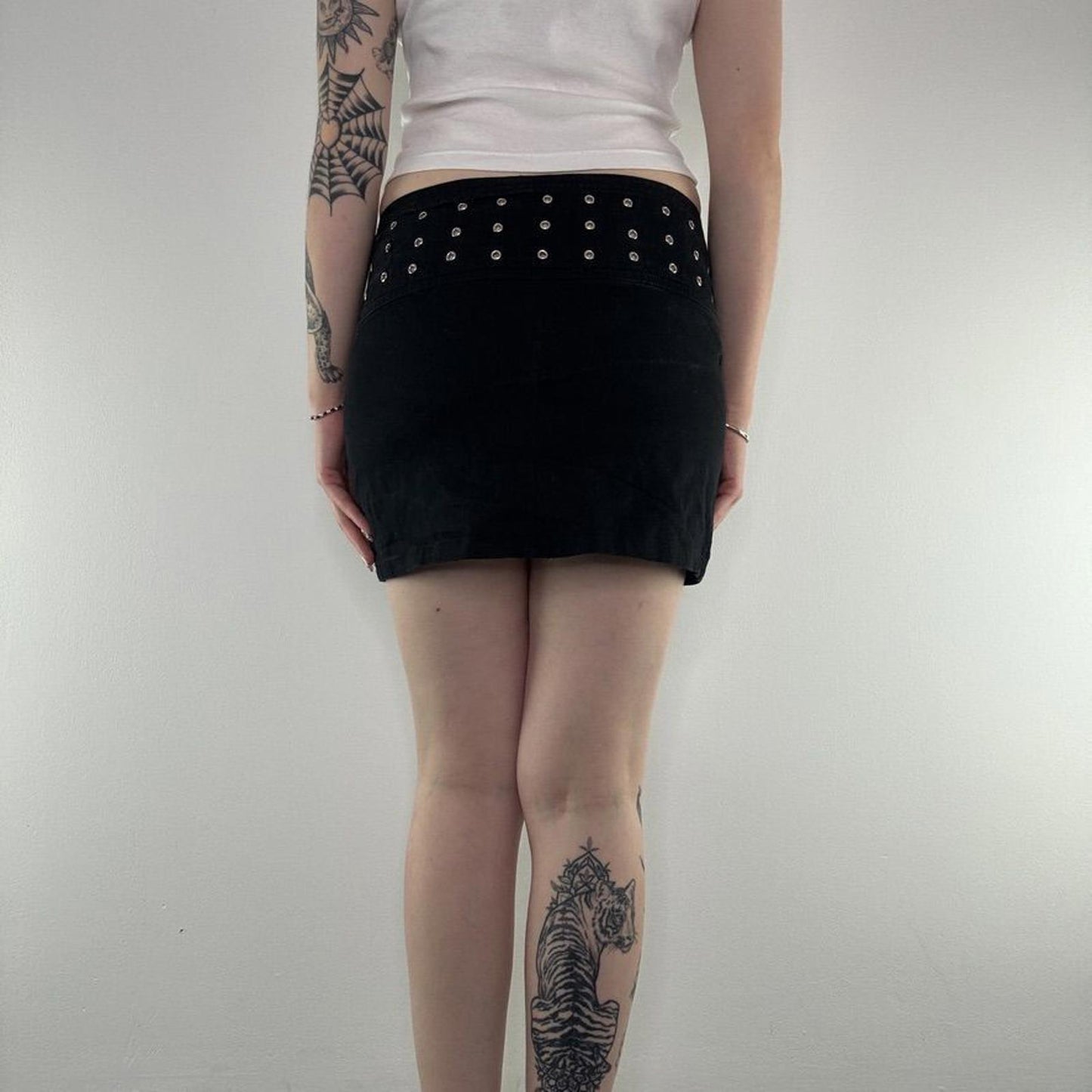 Y2K vintage oversized belt grommet buckle stretchy chunky mini skirt gothic alt