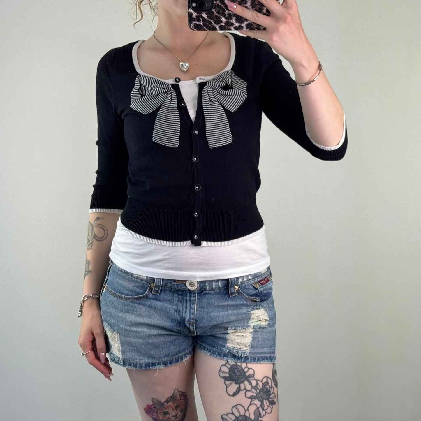 Y2K vintage button up fine knit cardigan half sleeve bow stripe black white