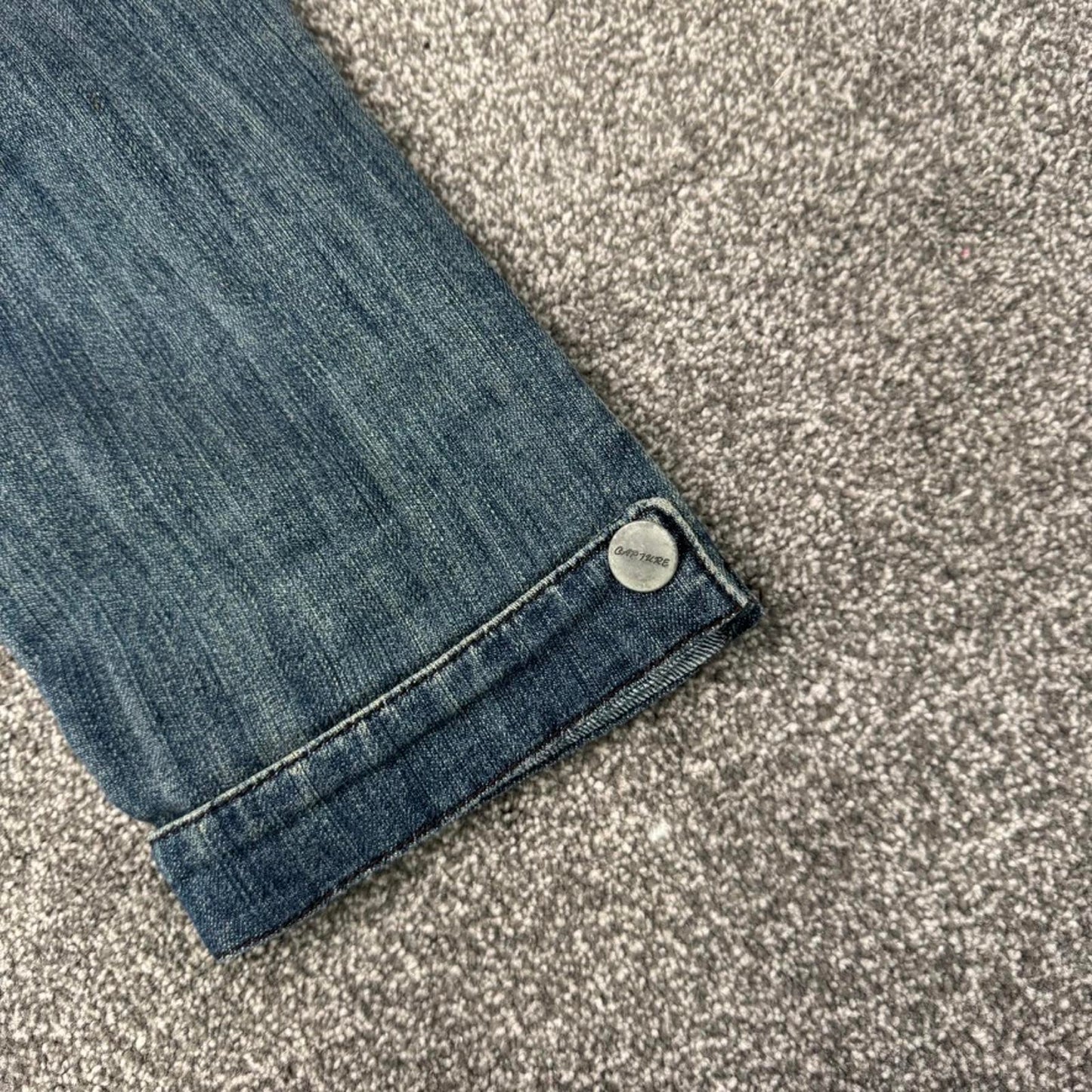 Y2K vintage low rise faded denim capri jeans cropped buttons embroidered