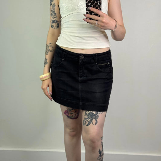 Y2K vintage stretchy mid rise denim mini skirt studded cargo pockets- size 12