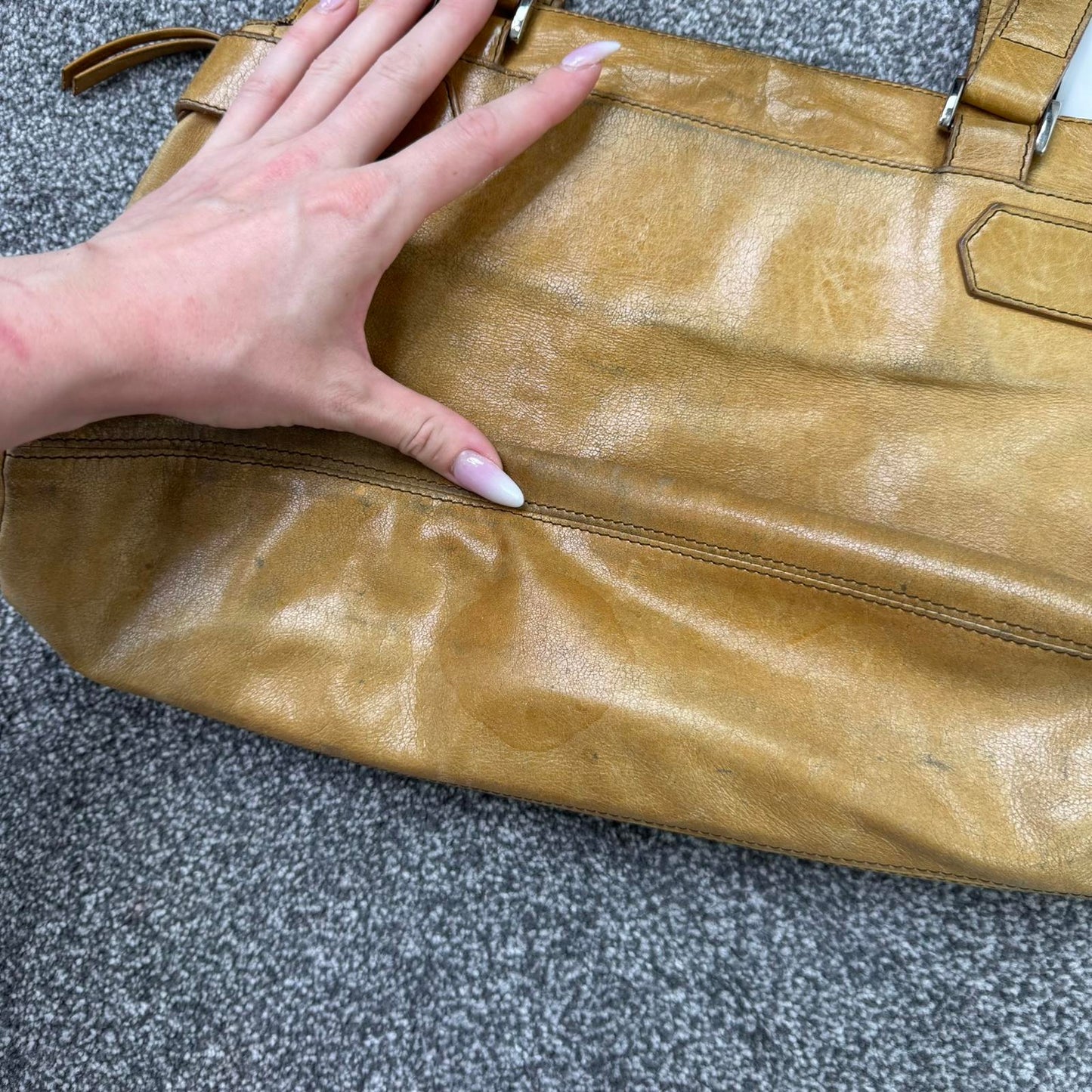 Y2K vintage Ted Baker genuine leather shoulder bag buckles light brown