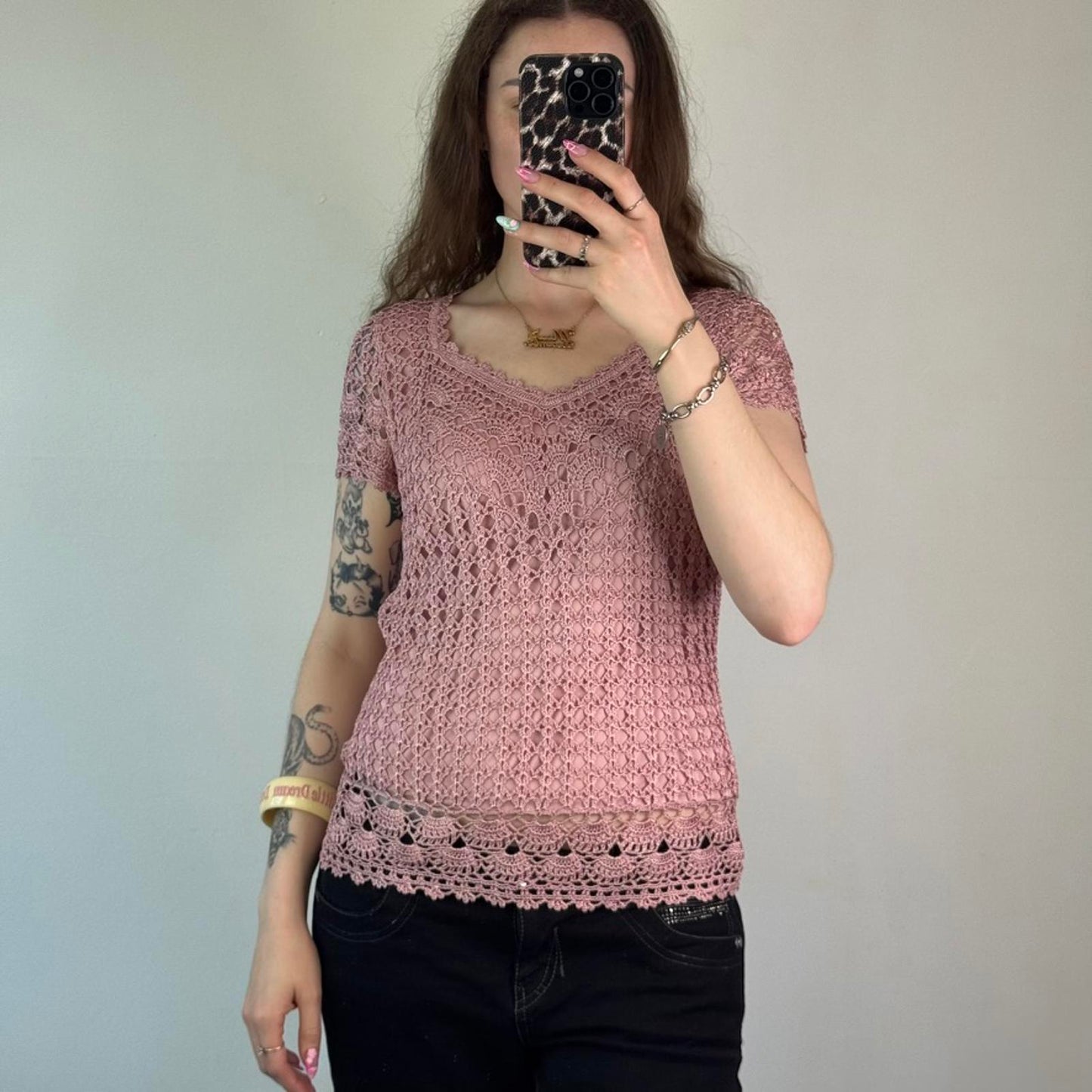 Y2K vintage crochet v neck short sleeve top dusty pink scallop hem boho festival