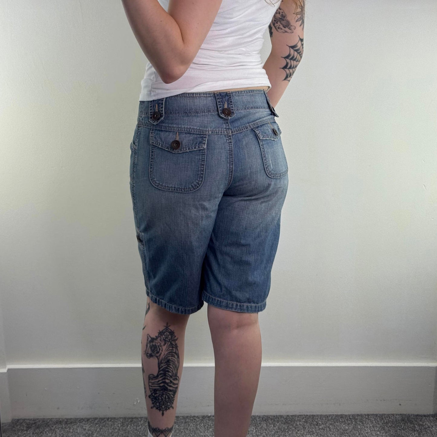 Y2K vintage mid rise jorts denim shorts knee length light faded blue