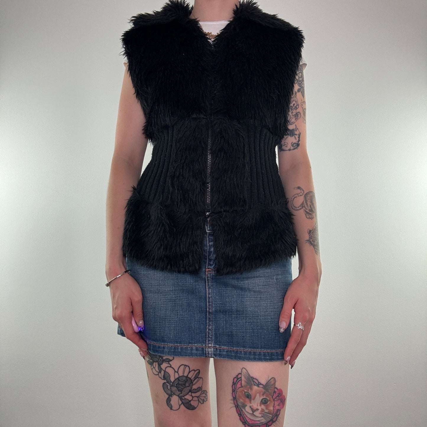 Y2K vintage faux fur jacket zip up sleeveless gilet