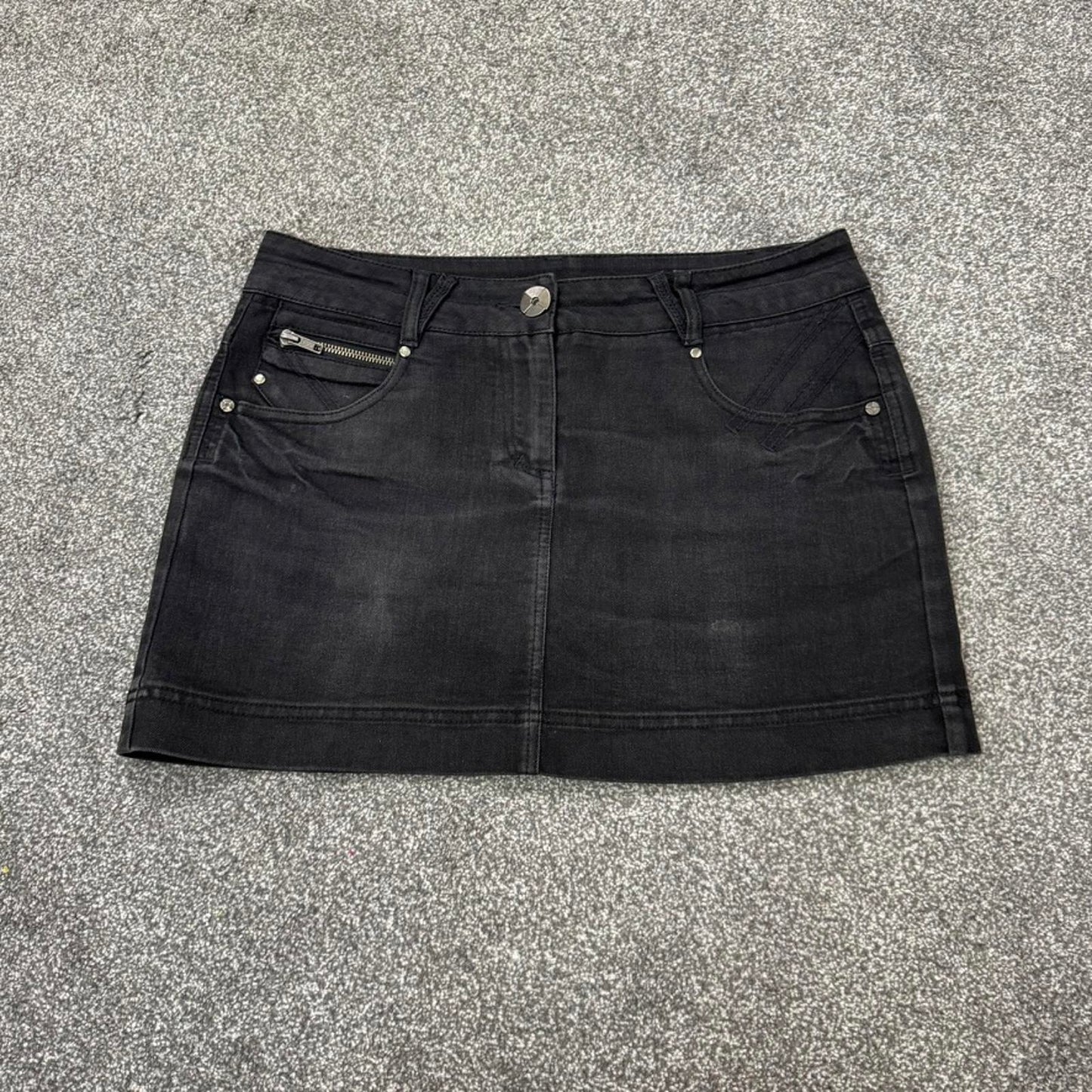 Y2K vintage stretchy mid rise denim mini skirt studded cargo pockets- size 12