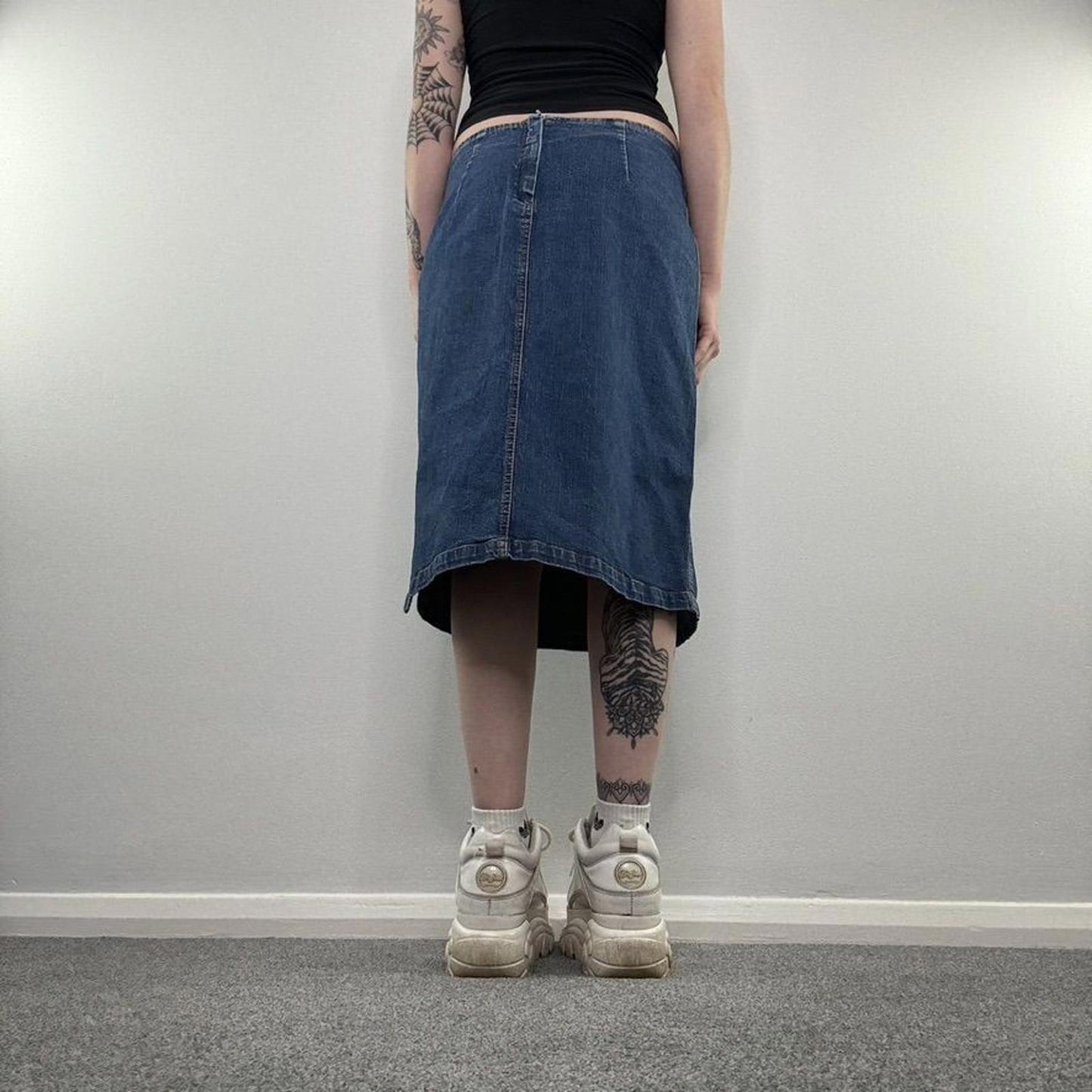 Y2K vintage faded denim midi skirt stretchy knee length blue wash