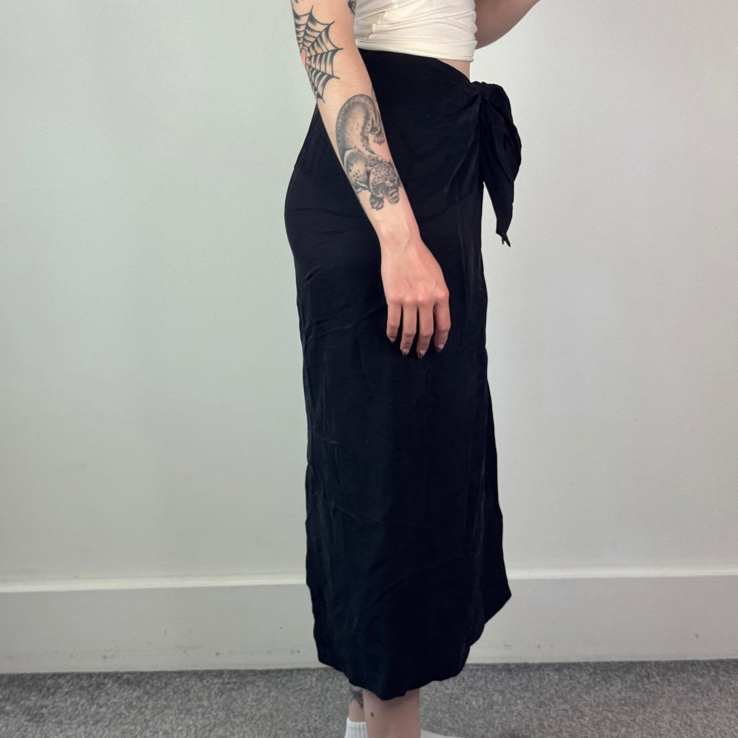 Y2K vintage tie front knot twist maxi skirt black lightweight floaty summer