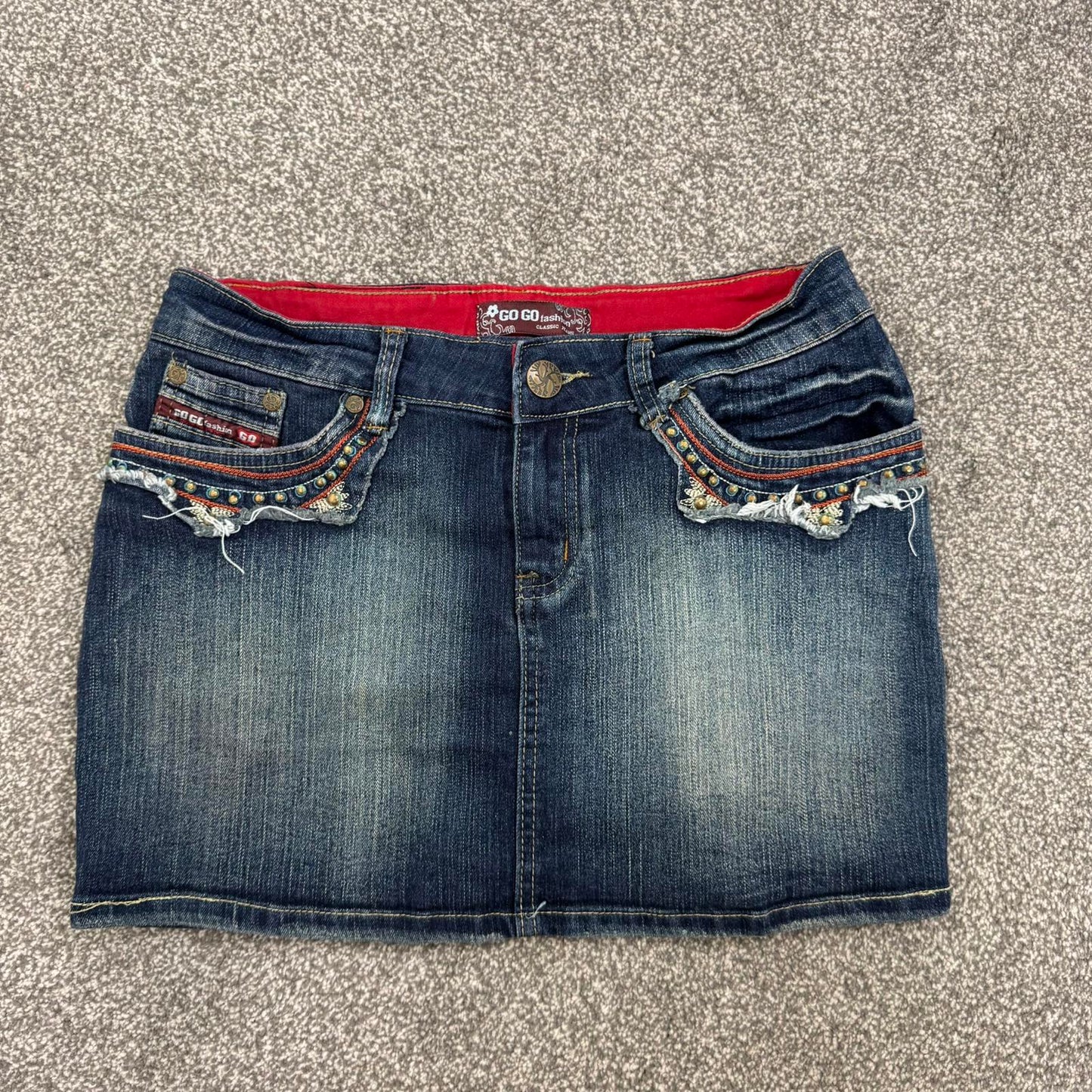 Y2K vintage mid rise stretchy denim mini skirt studded embroidered dark blue
