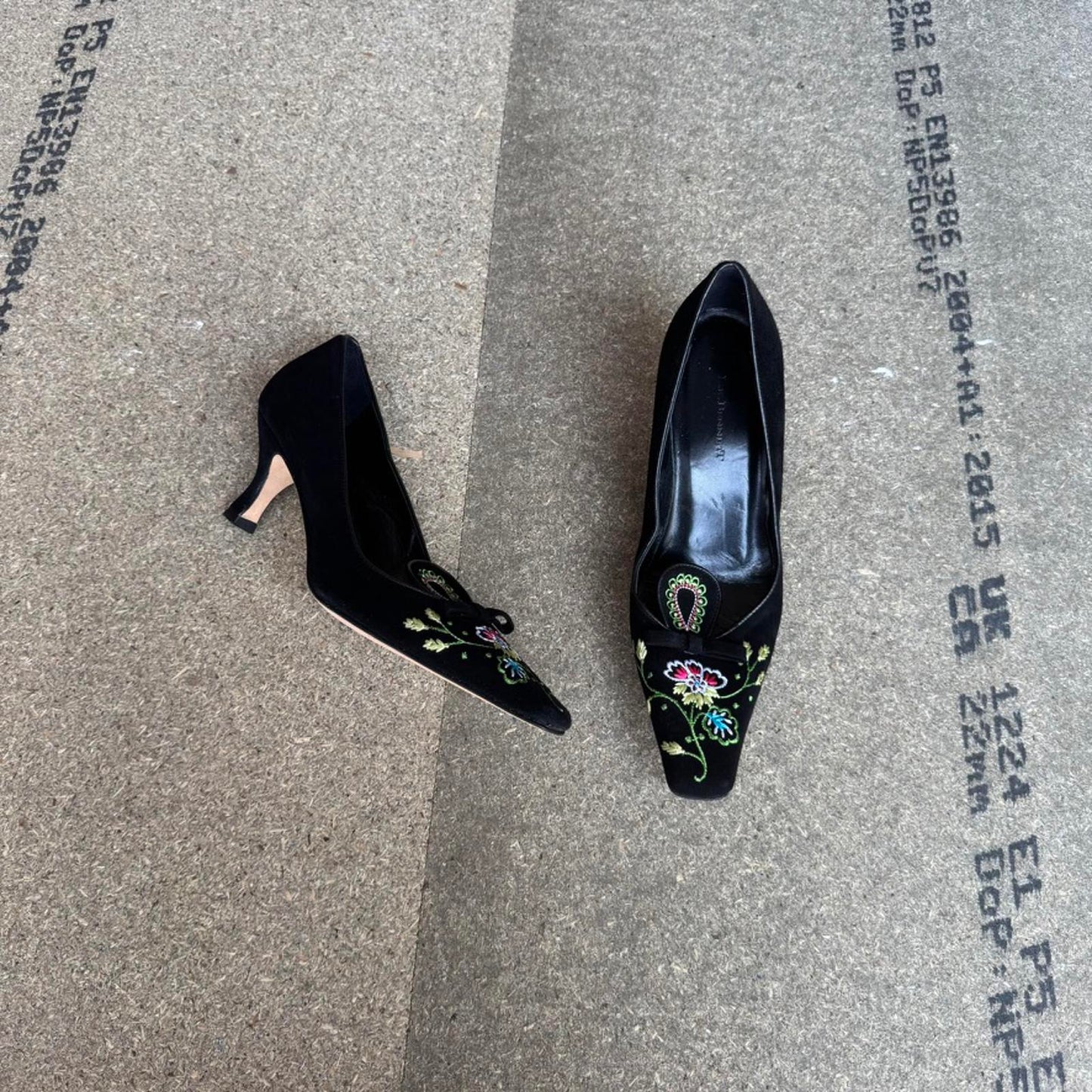 Y2K vintage LK Bennett suede heel floral embroidered square toe bow court heel