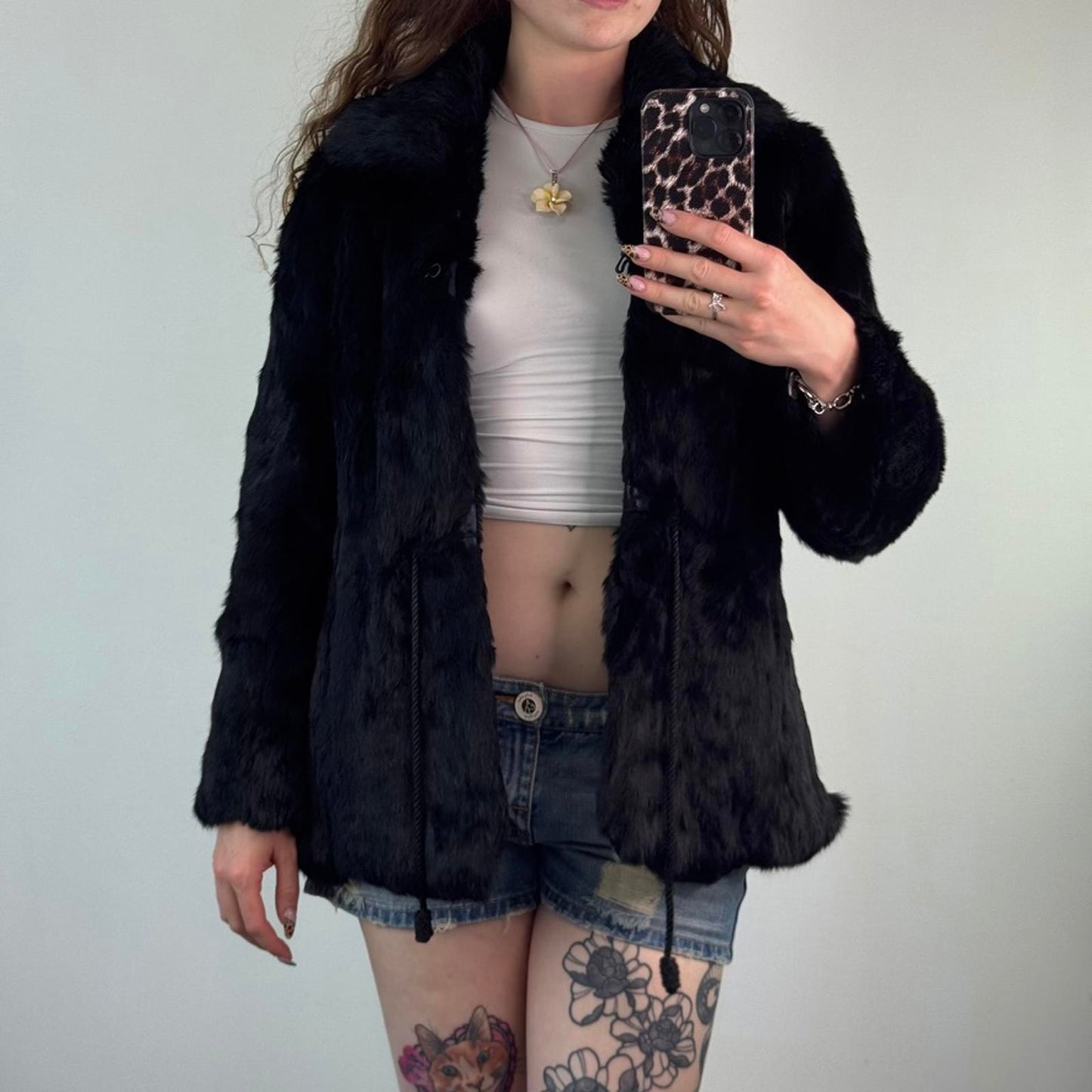 Vintage genuine fur short coat hook and eye bow v neck collared side pockets