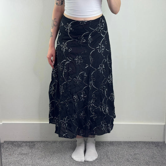 Y2K vintage floral embroidered maxi skirt a line black white flower pattern