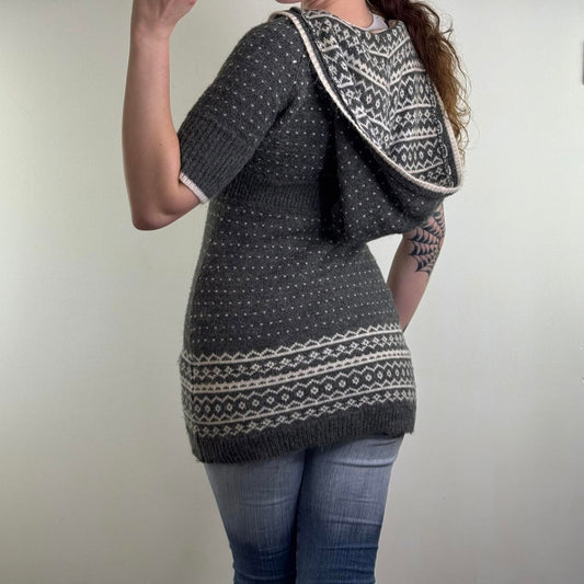 Y2K vintage knitted hoodie short sleeve aztec pattern v neck grey white