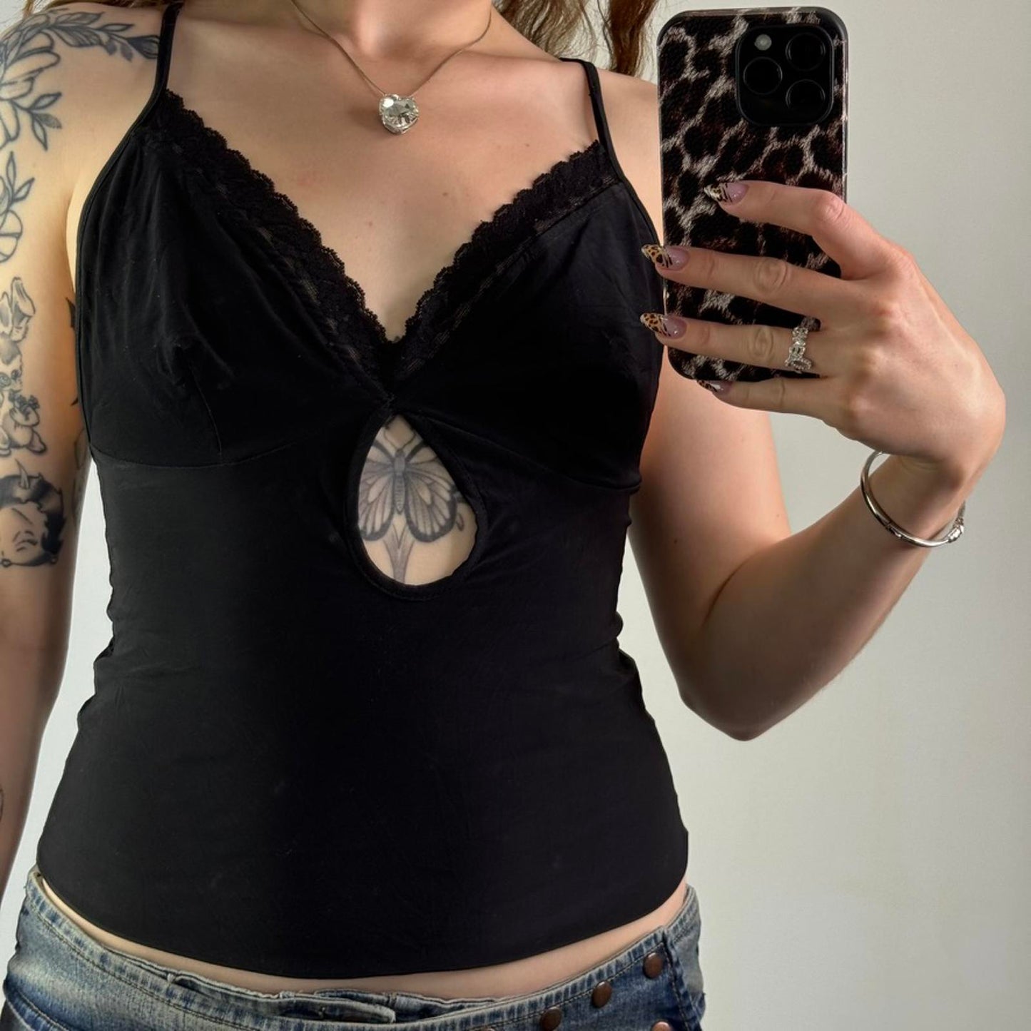 Y2K vintage slinky keyhole cut out cami top stretchy fitted racerback lace trim