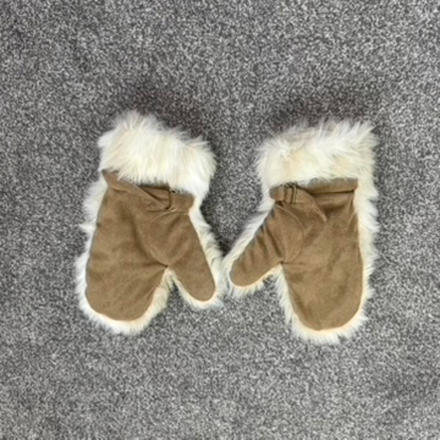 Y2K vintage faux fur mittens