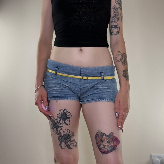 Y2K low rise belt denim mini shorts