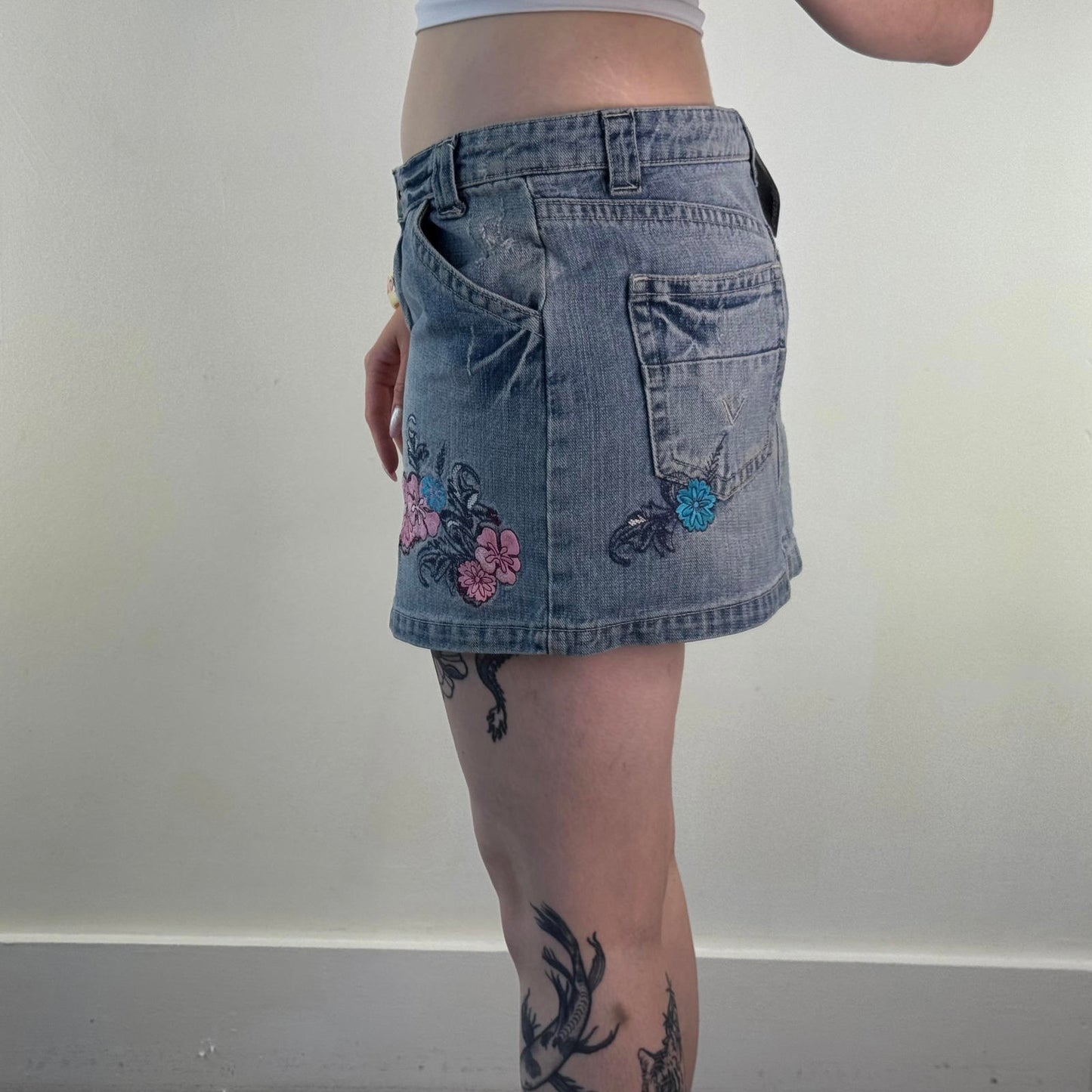Y2K vintage mid rise faded denim mini skirt floral embroidery pink light blue