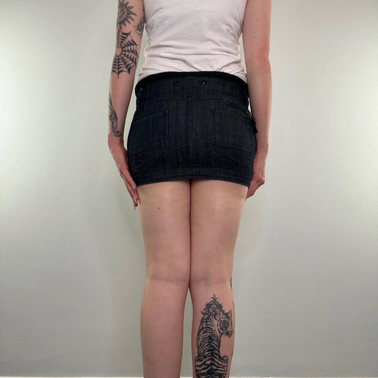Y2K vintage low rise mini skirt dark navy denim buckle stretchy waistband