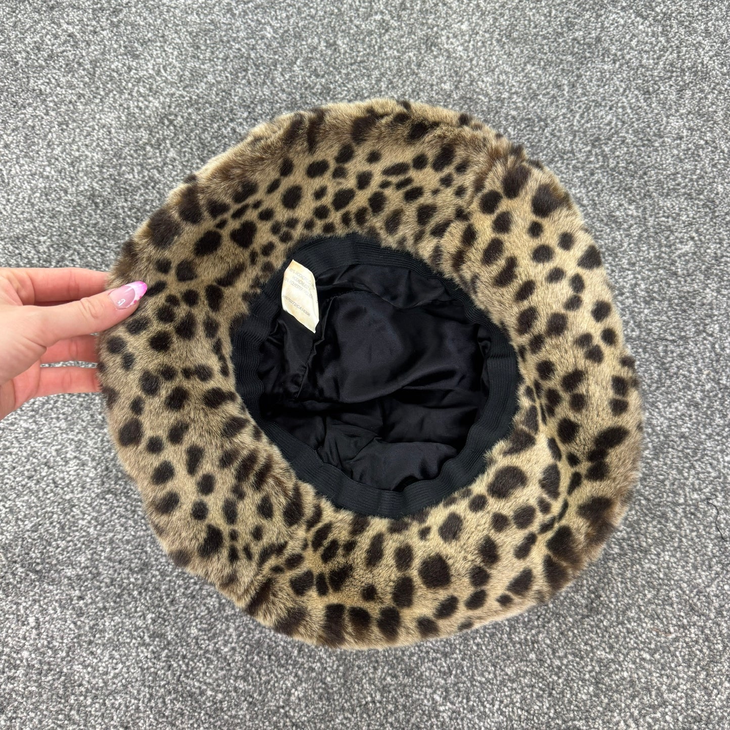 Y2K vintage leopard faux fur bucket hat