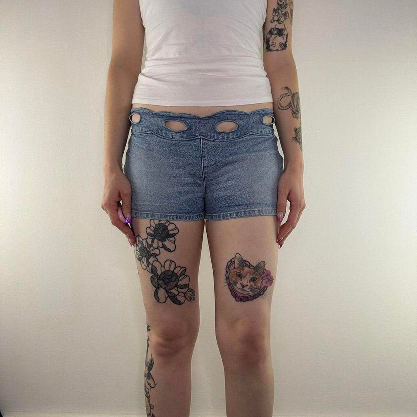 Y2K vintage stretchy denim mini shorts cut out mid rise