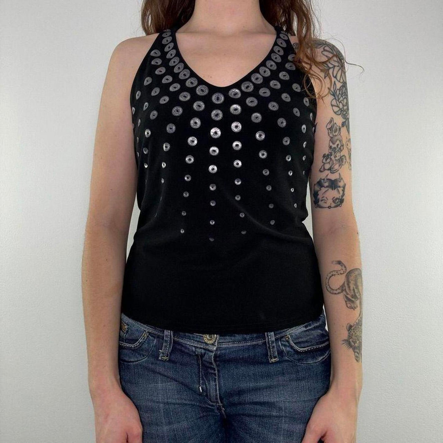 Y2K vintage slinky clubbing o ring v neck cami top graphic print black tank