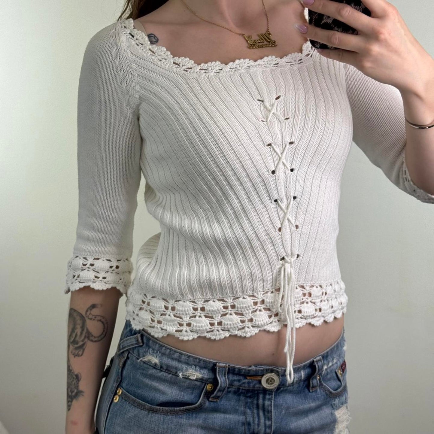 Y2K vintage ribbed knit jumper 3/4 sleeve lace up boat neck scallop hem knitted