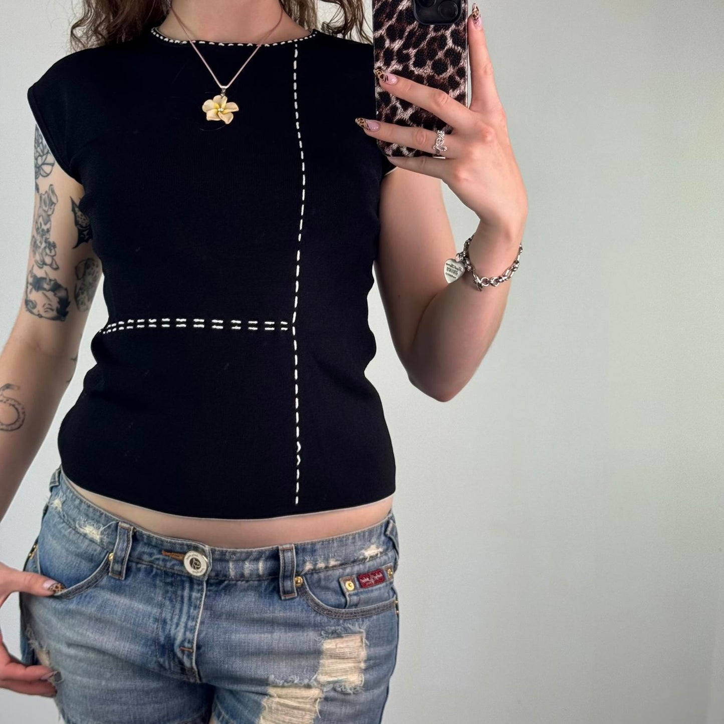 Y2K vintage contrast stitch knitted baby tee style top cap sleeve fitted stretch